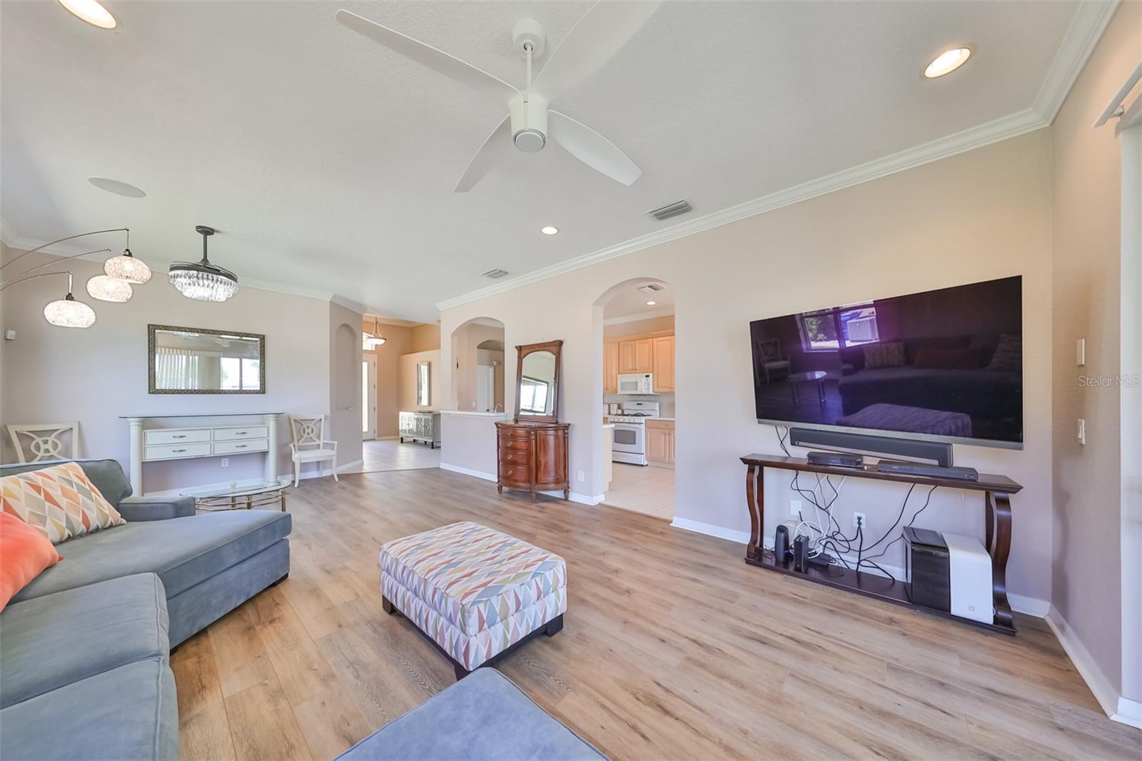 1007 EMERALD DUNES DR, SUN CITY CENTER, FL, 33573
