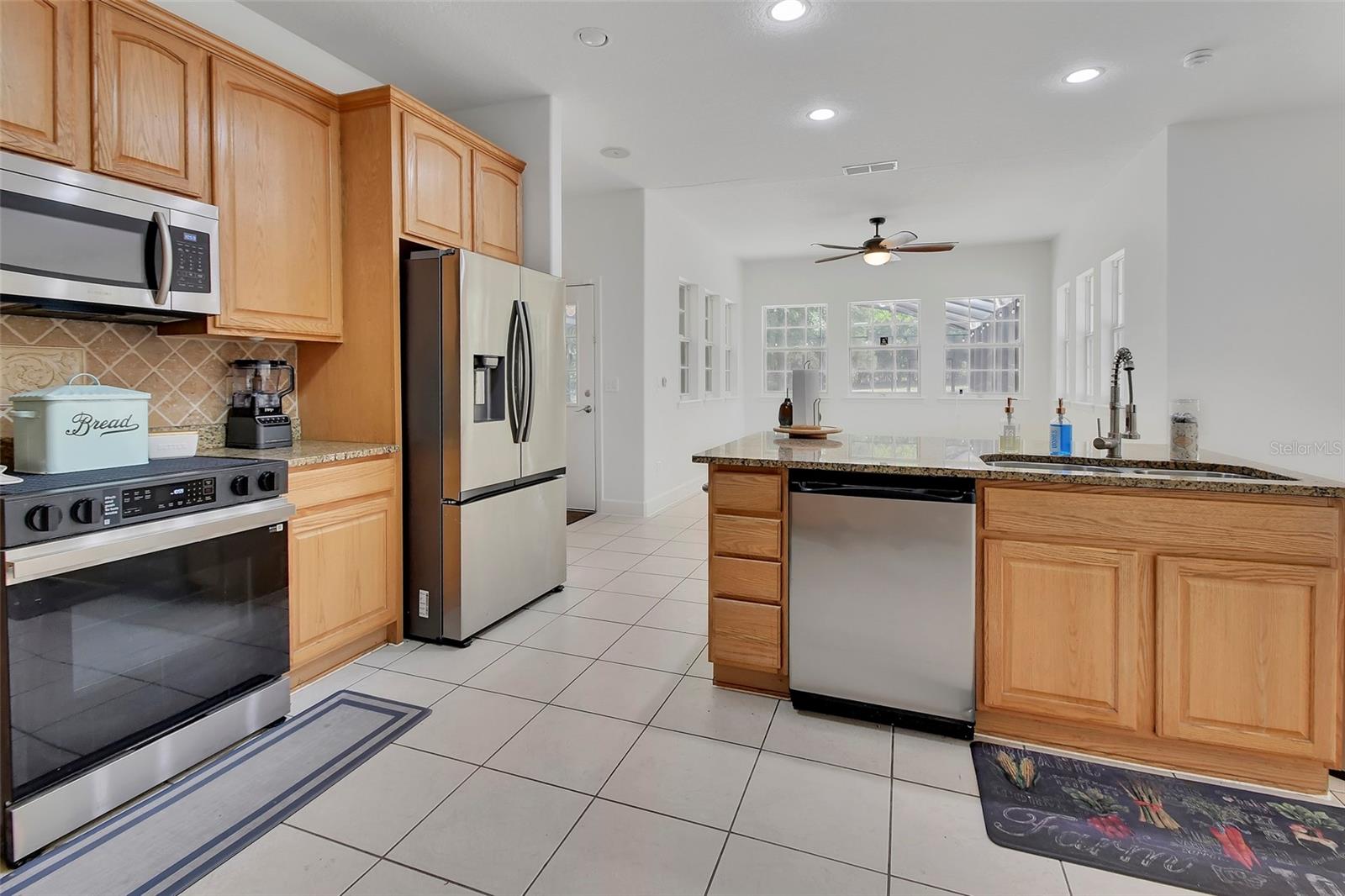 955 N RIDGEWOOD AVE, DELAND, FL, 32720