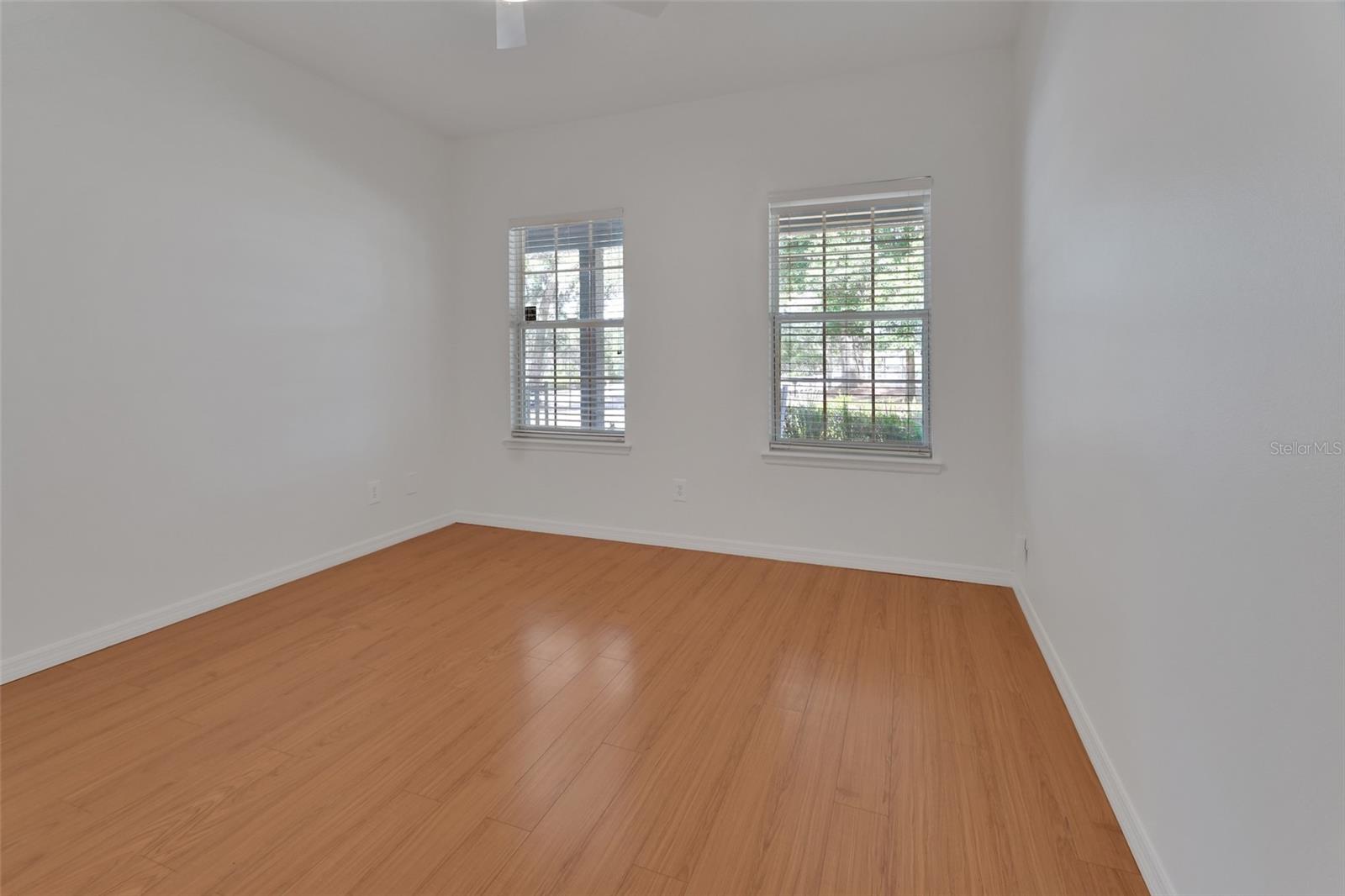 955 N RIDGEWOOD AVE, DELAND, FL, 32720
