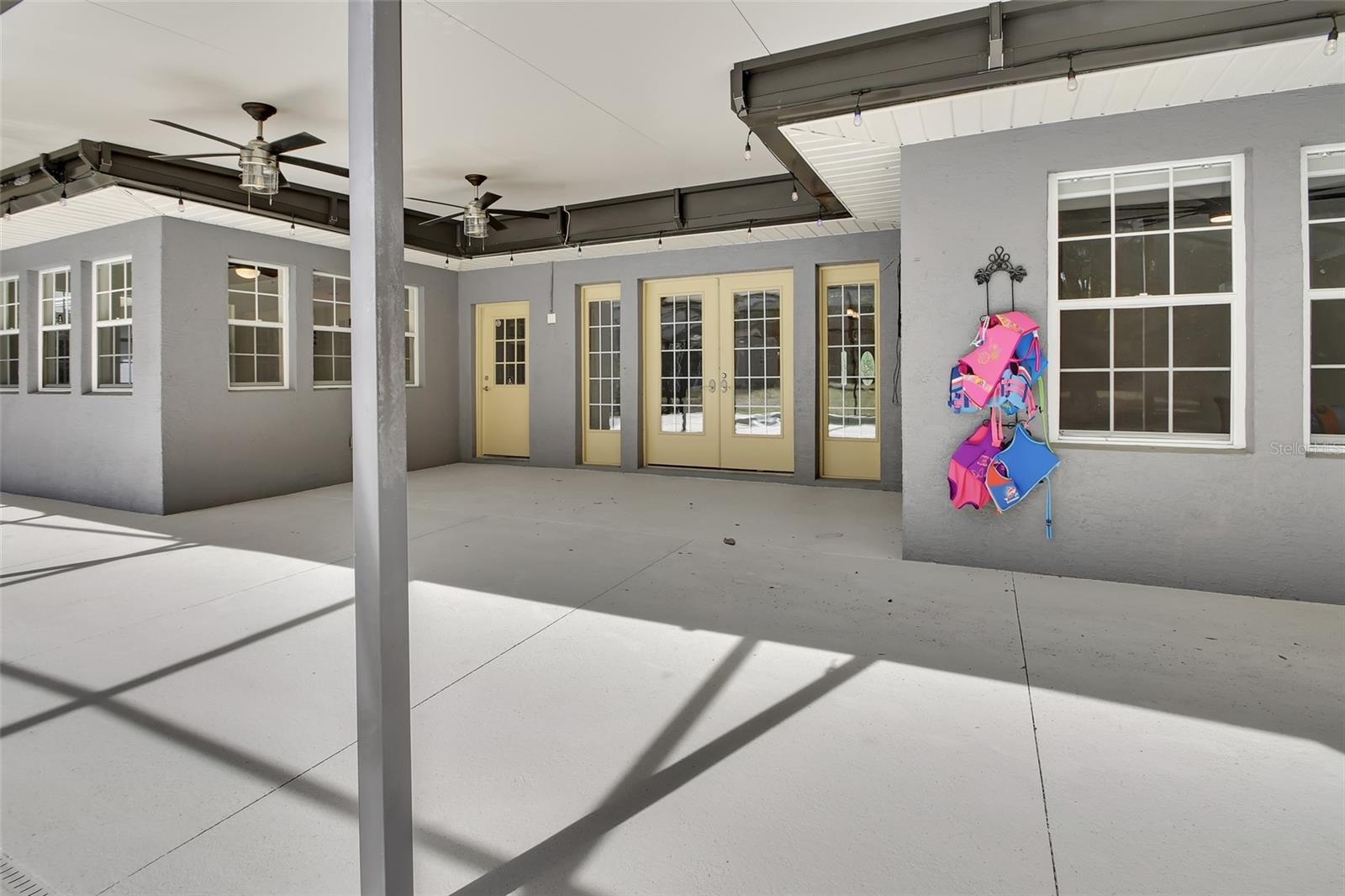 955 N RIDGEWOOD AVE, DELAND, FL, 32720