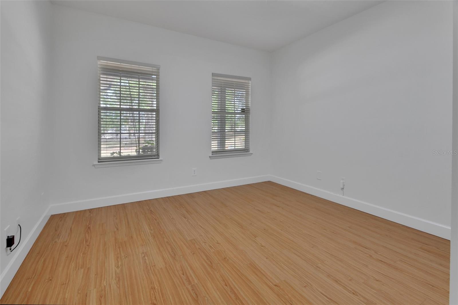 955 N RIDGEWOOD AVE, DELAND, FL, 32720