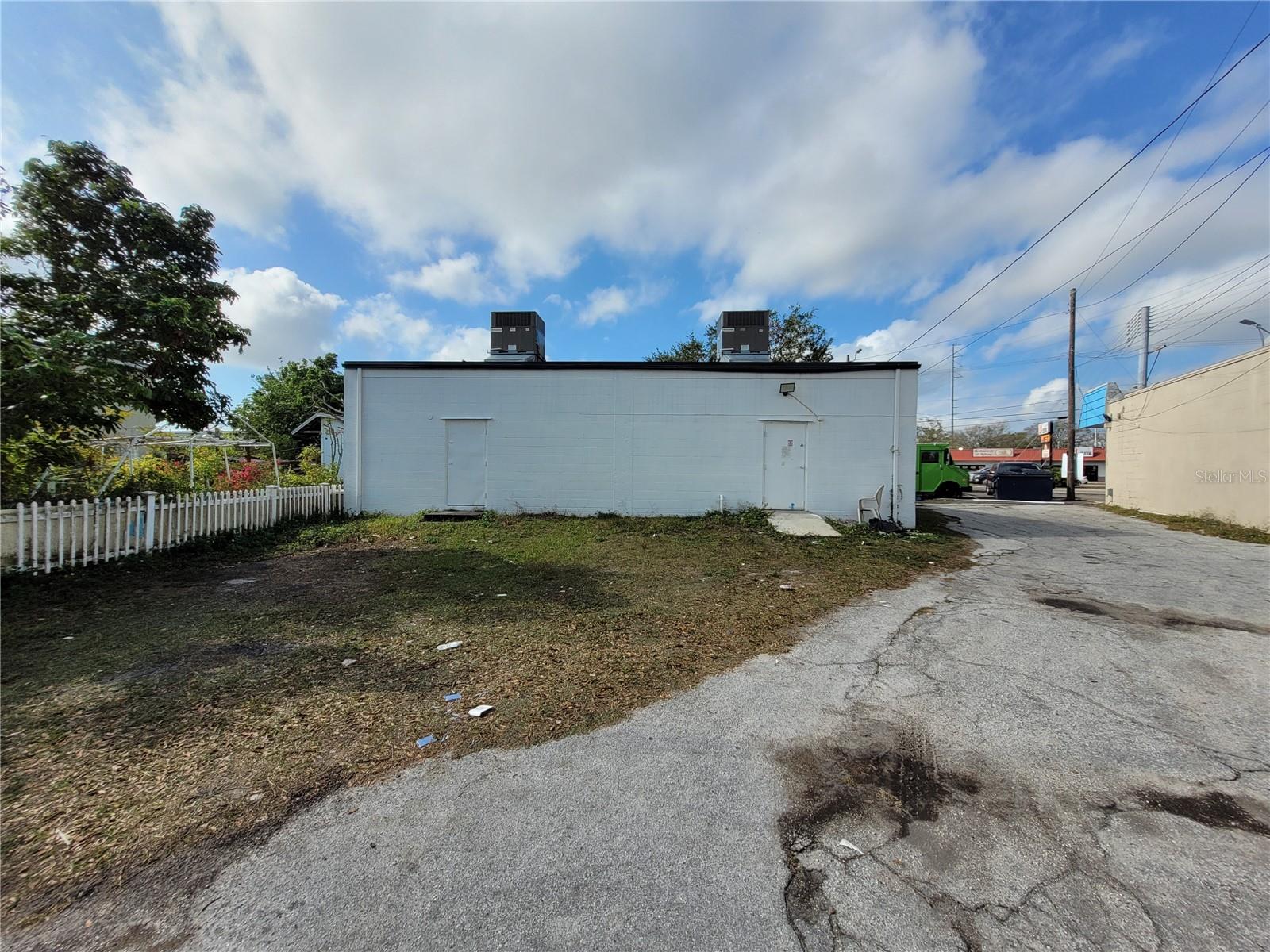 7525 N ARMENIA AVE W, TAMPA, FL, 33604