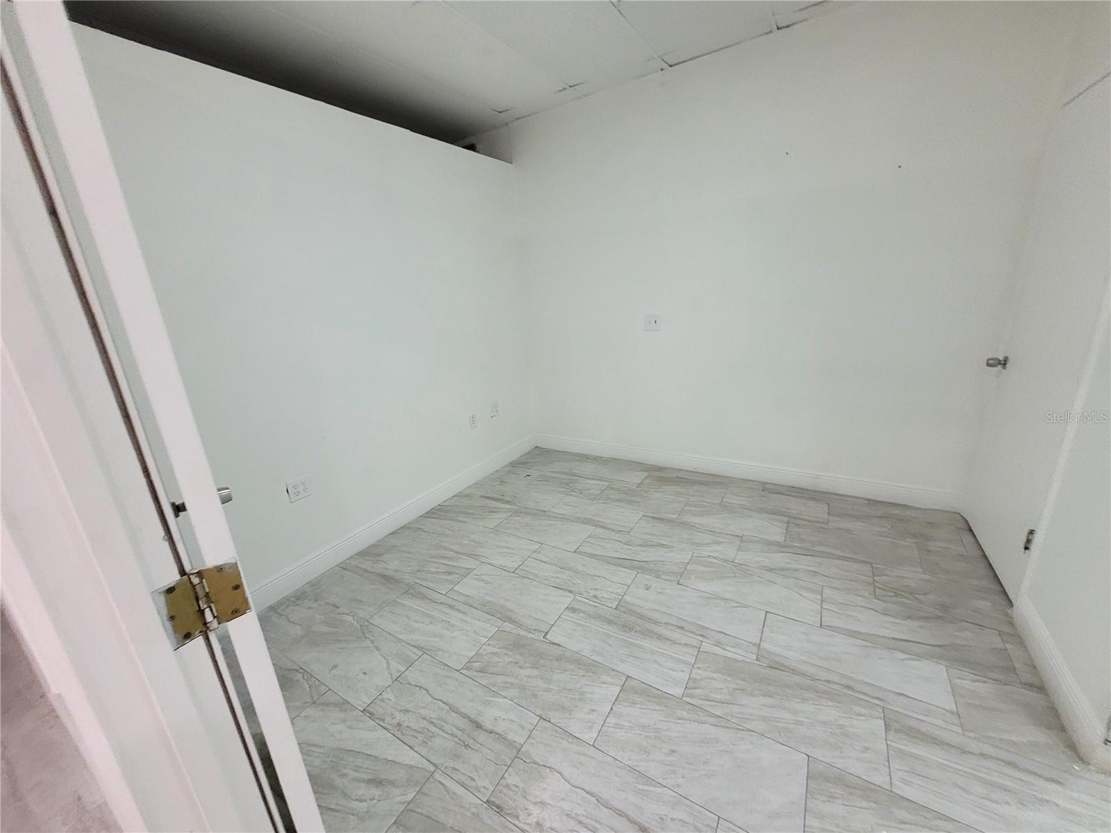 7525 N ARMENIA AVE W, TAMPA, FL, 33604
