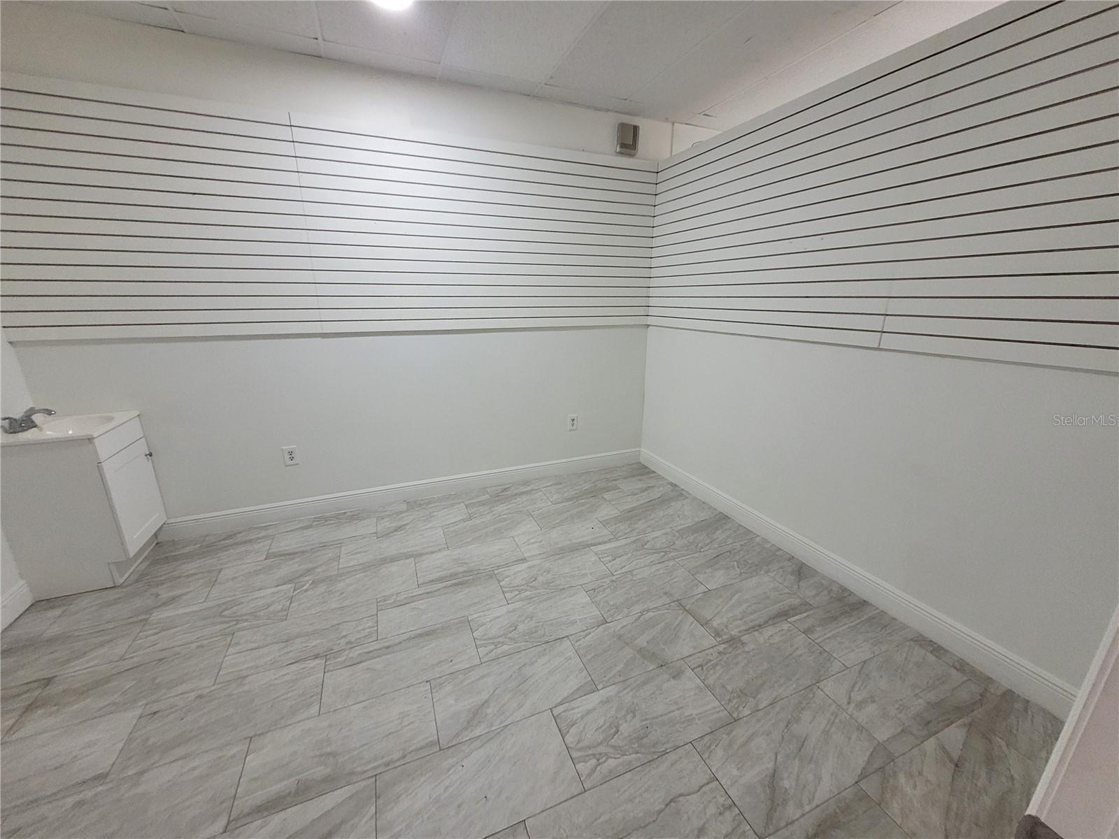 7525 N ARMENIA AVE W, TAMPA, FL, 33604