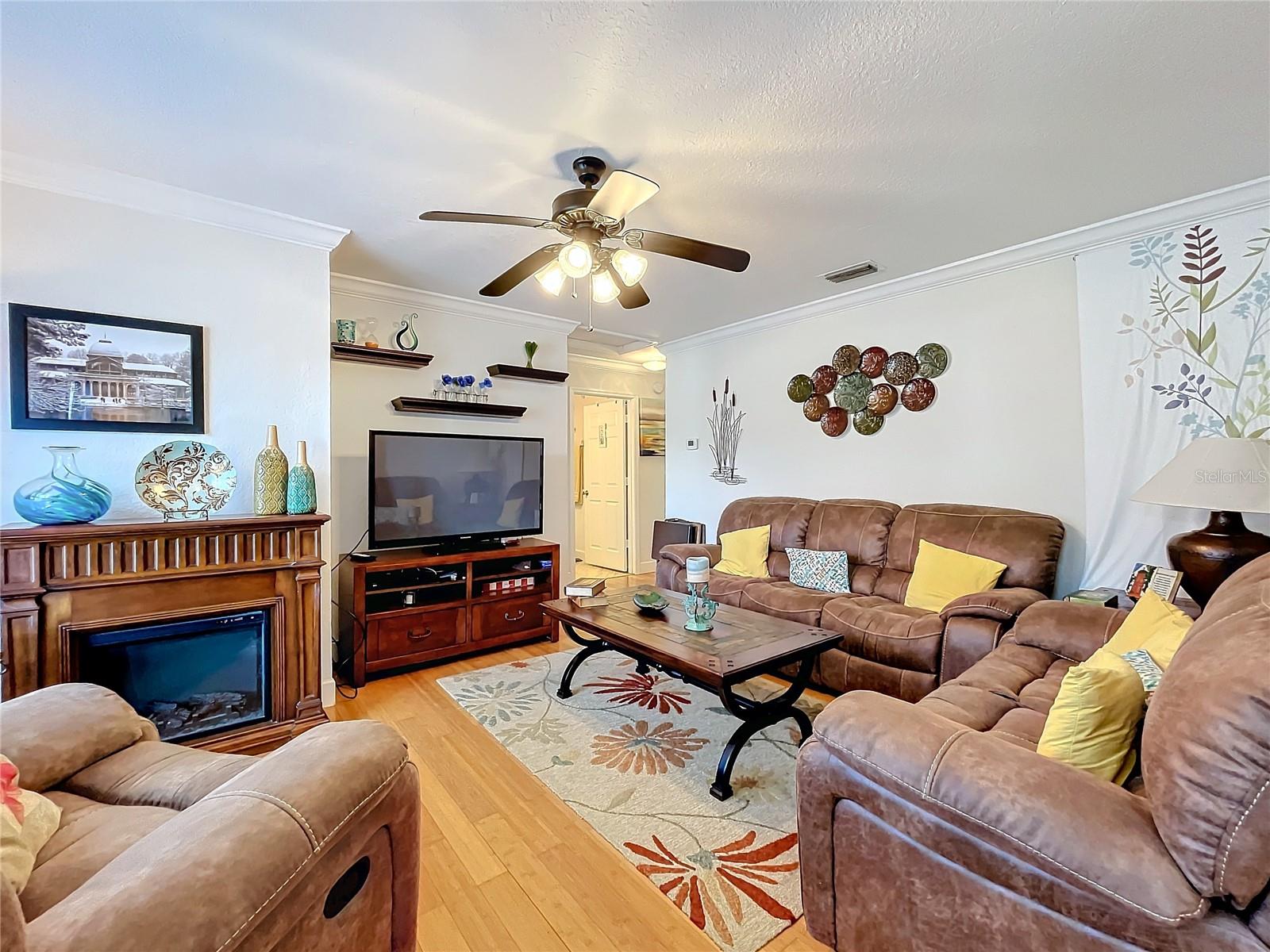 1100 N GRANDVIEW ST, MOUNT DORA, FL, 32757