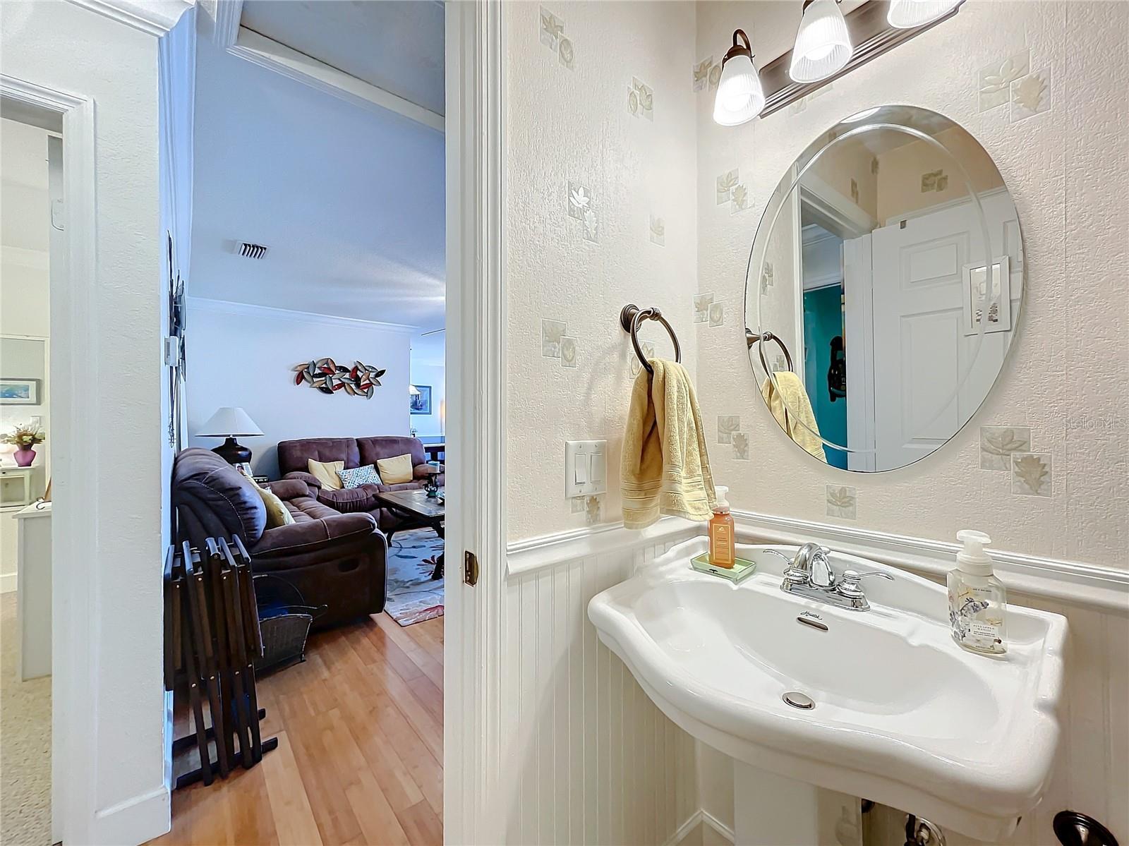 1100 N GRANDVIEW ST, MOUNT DORA, FL, 32757