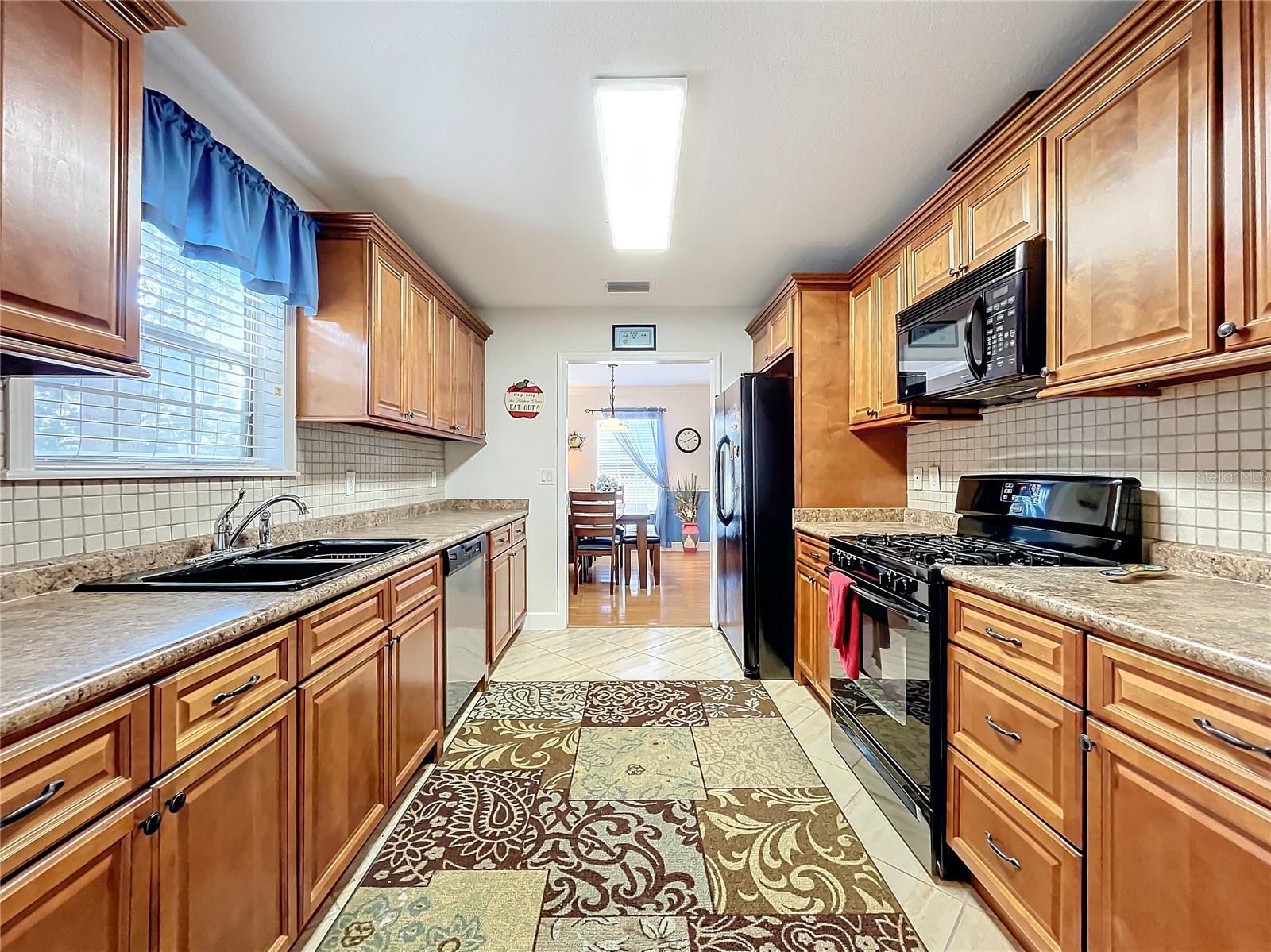 1100 N GRANDVIEW ST, MOUNT DORA, FL, 32757