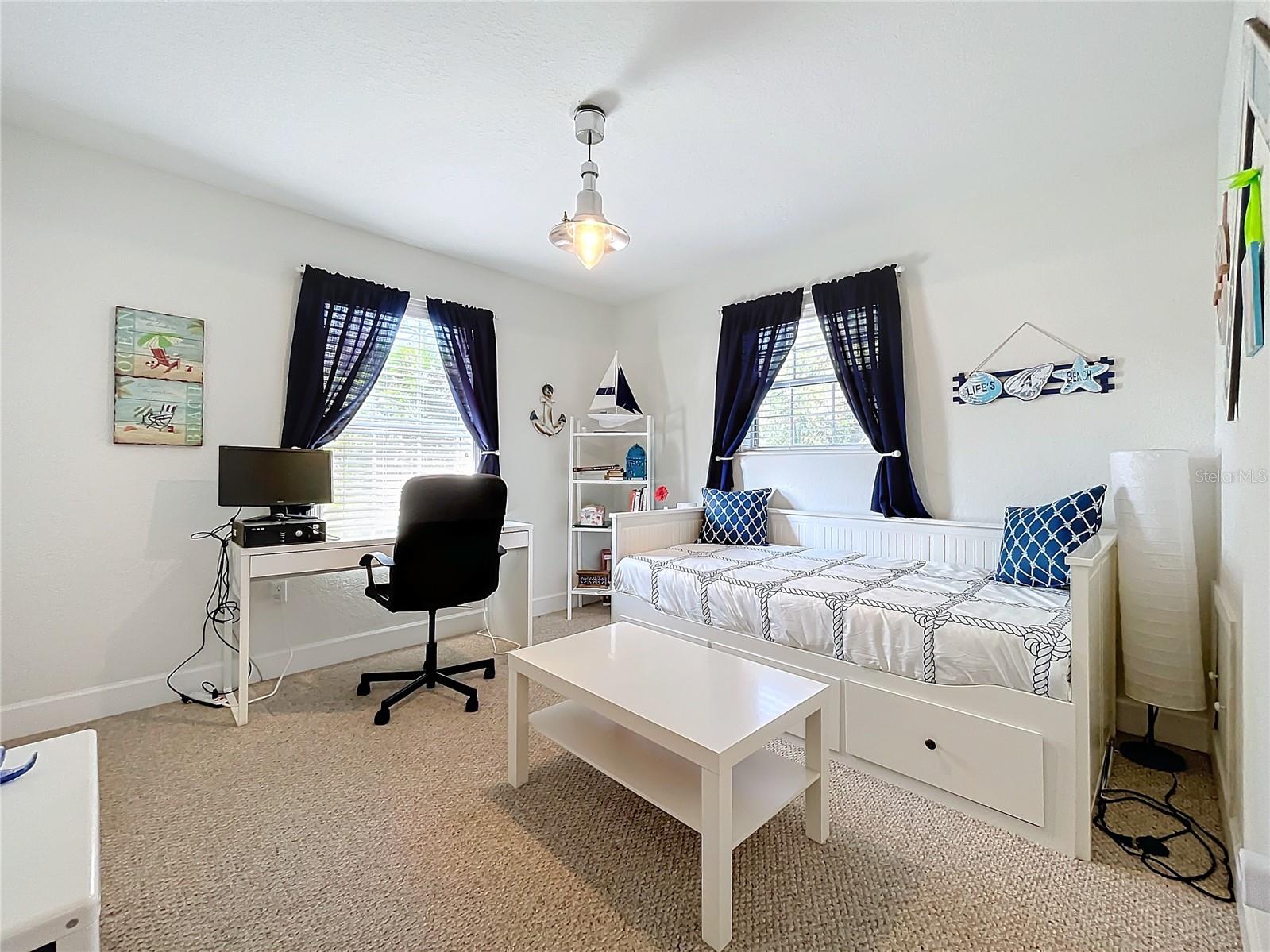 1100 N GRANDVIEW ST, MOUNT DORA, FL, 32757