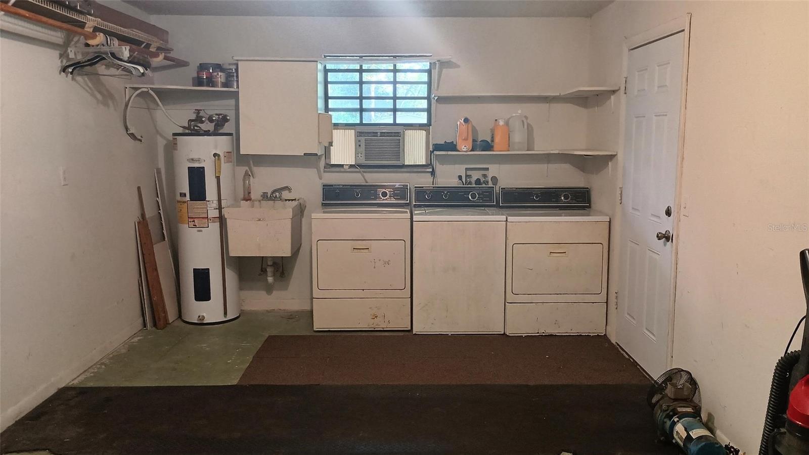 690 N SPARKMAN AVE, ORANGE CITY, FL, 32763