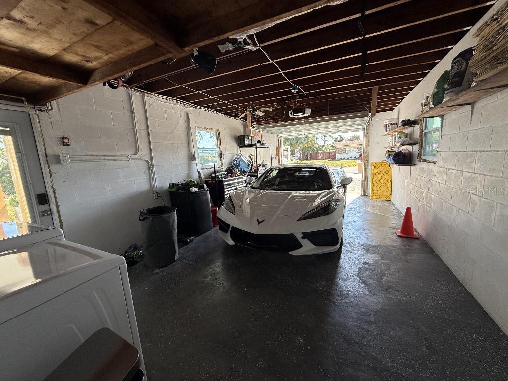 8401 JACARANDA AVE, SEMINOLE, FL, 33777