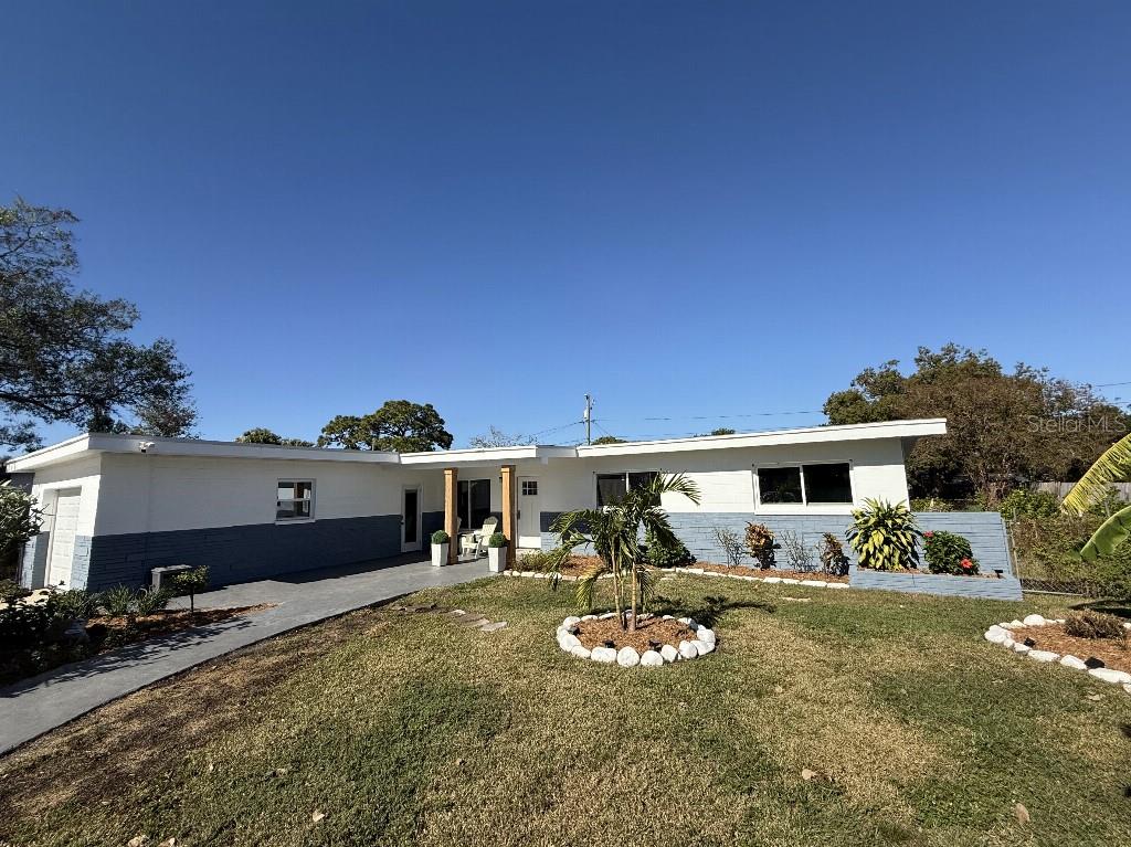 8401 JACARANDA AVE, SEMINOLE, FL, 33777