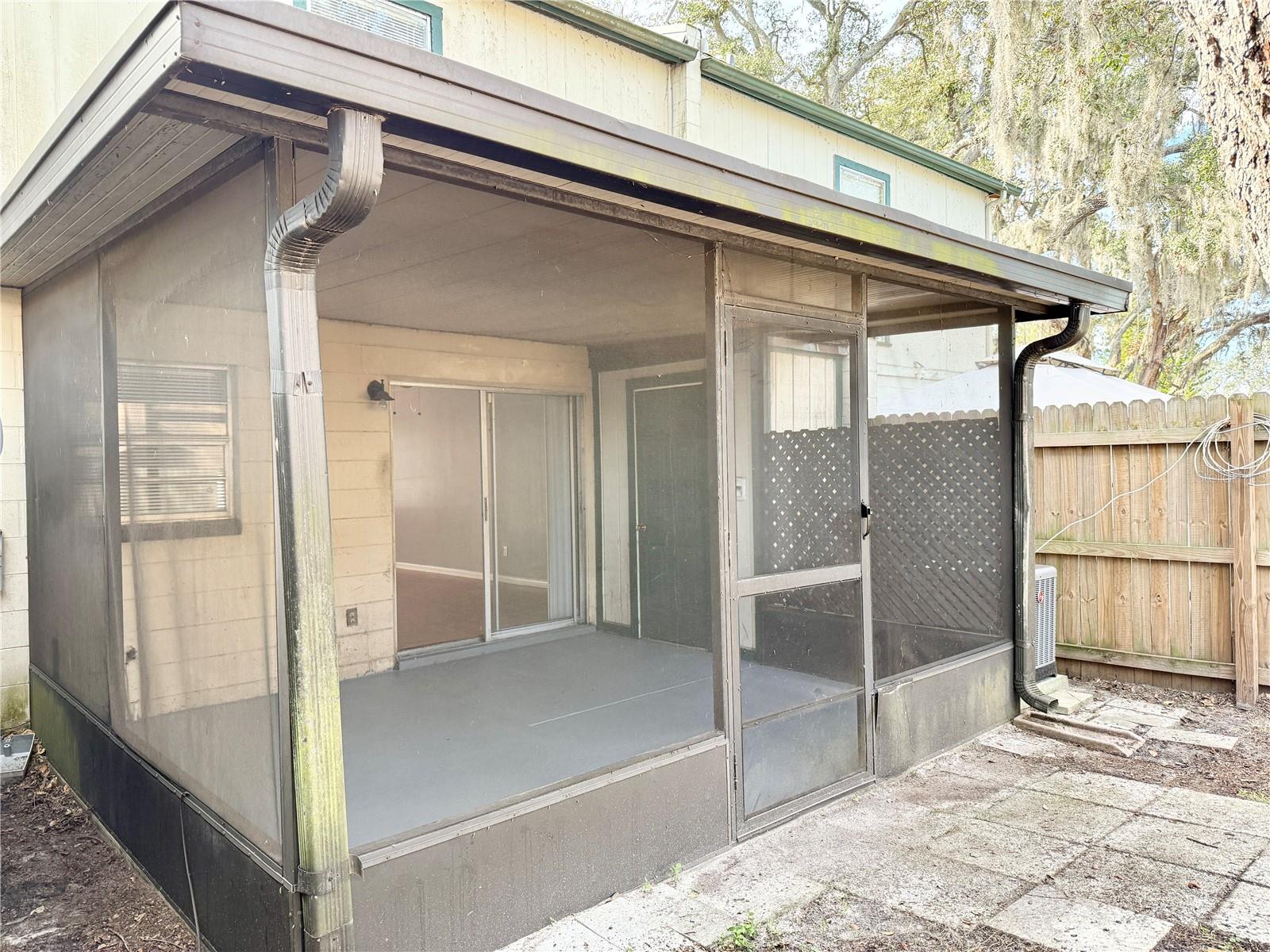 5156 TENNIS COURT CIRCLE, TAMPA, FL, 33617