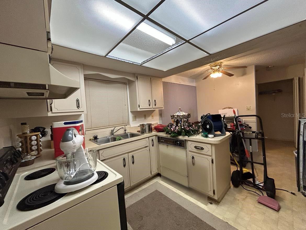 1125 HINTON ST, PORT CHARLOTTE, FL, 33952