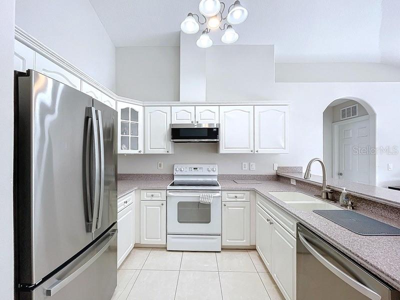 8109 N EDISON AVE, TAMPA, FL, 33604