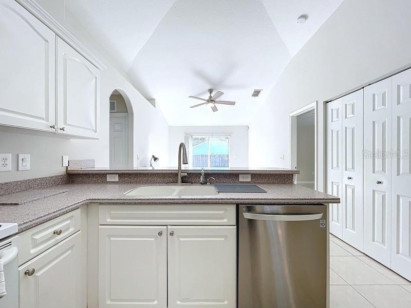 8109 N EDISON AVE, TAMPA, FL, 33604