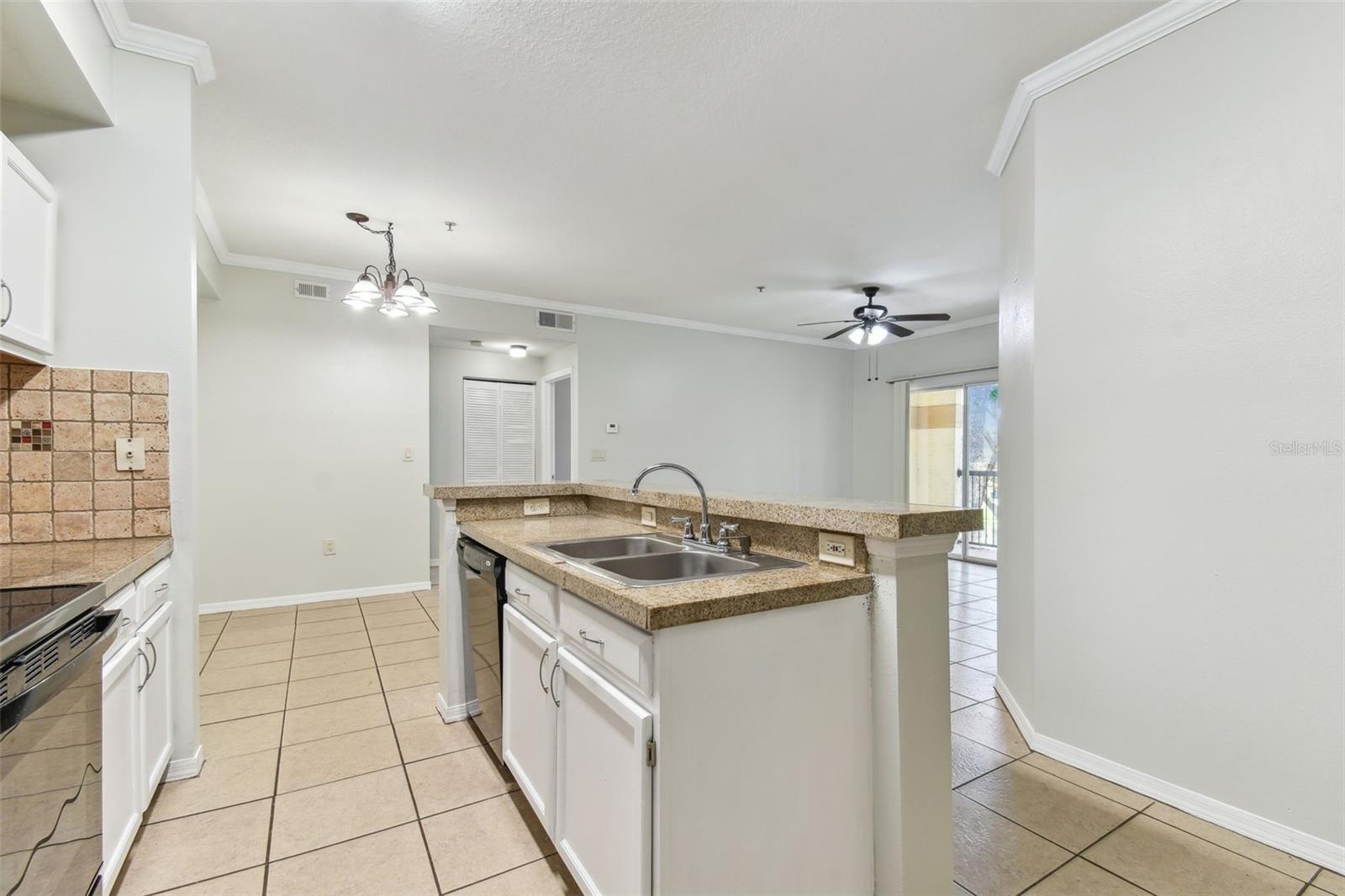 5606 PINNACLE HEIGHTS CIR #304, TAMPA, FL, 33624