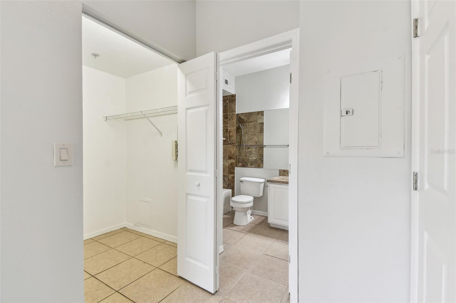 5606 PINNACLE HEIGHTS CIR #304, TAMPA, FL, 33624