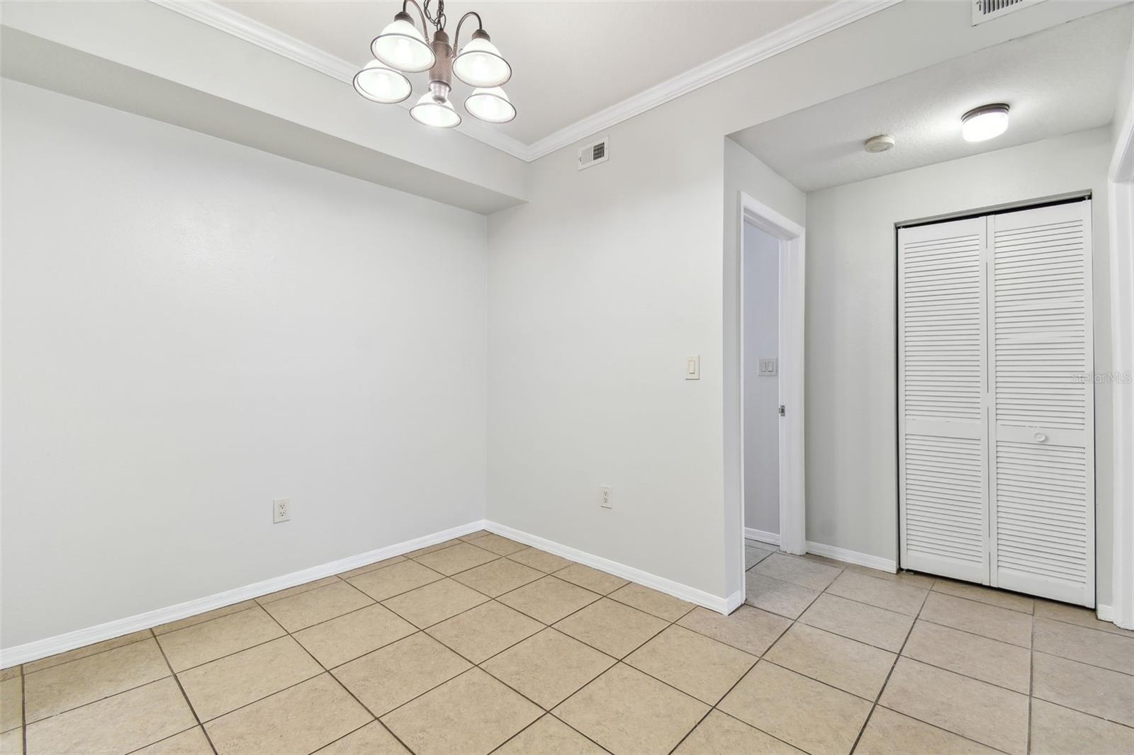 5606 PINNACLE HEIGHTS CIR #304, TAMPA, FL, 33624