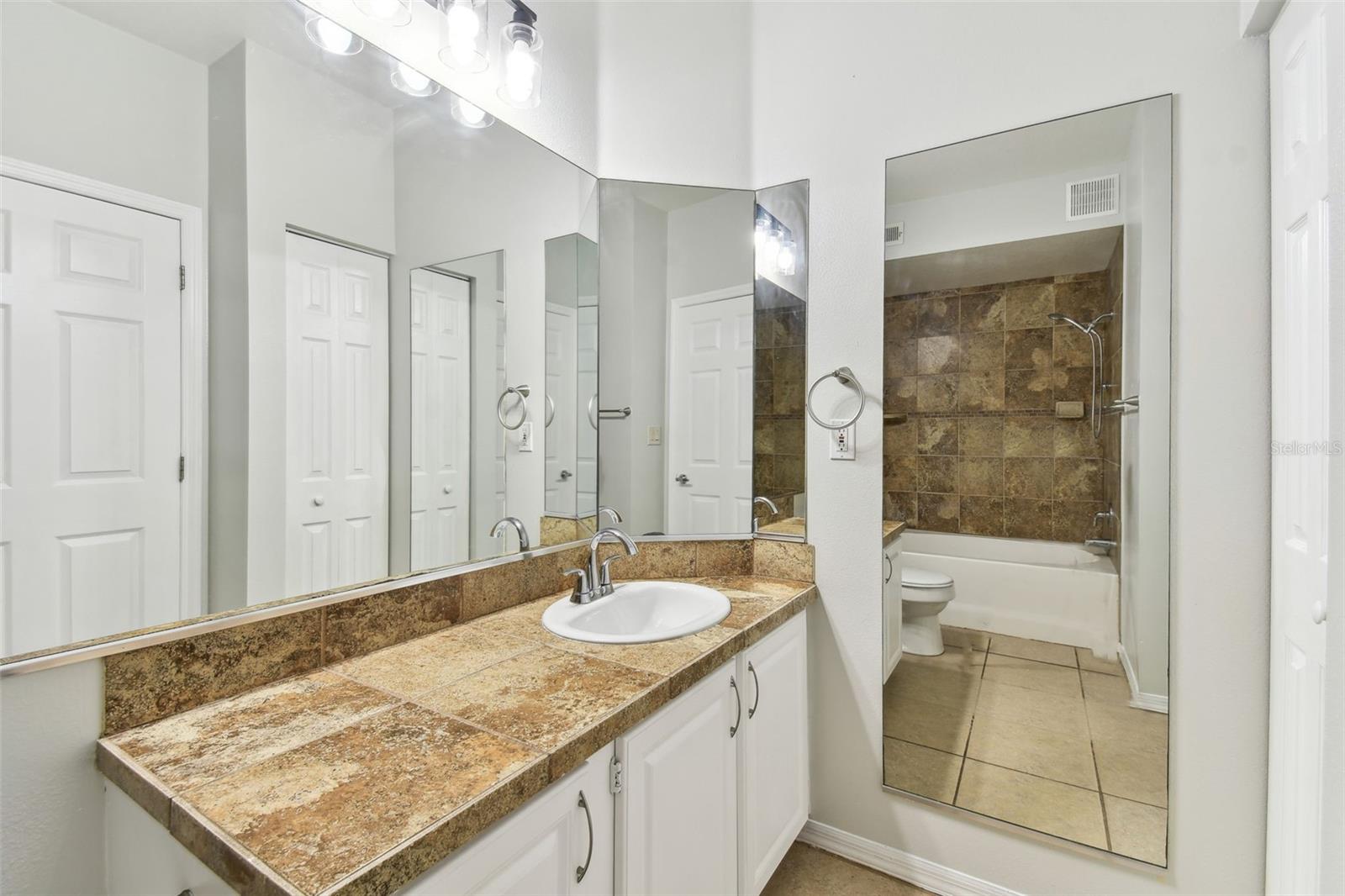 5606 PINNACLE HEIGHTS CIR #304, TAMPA, FL, 33624