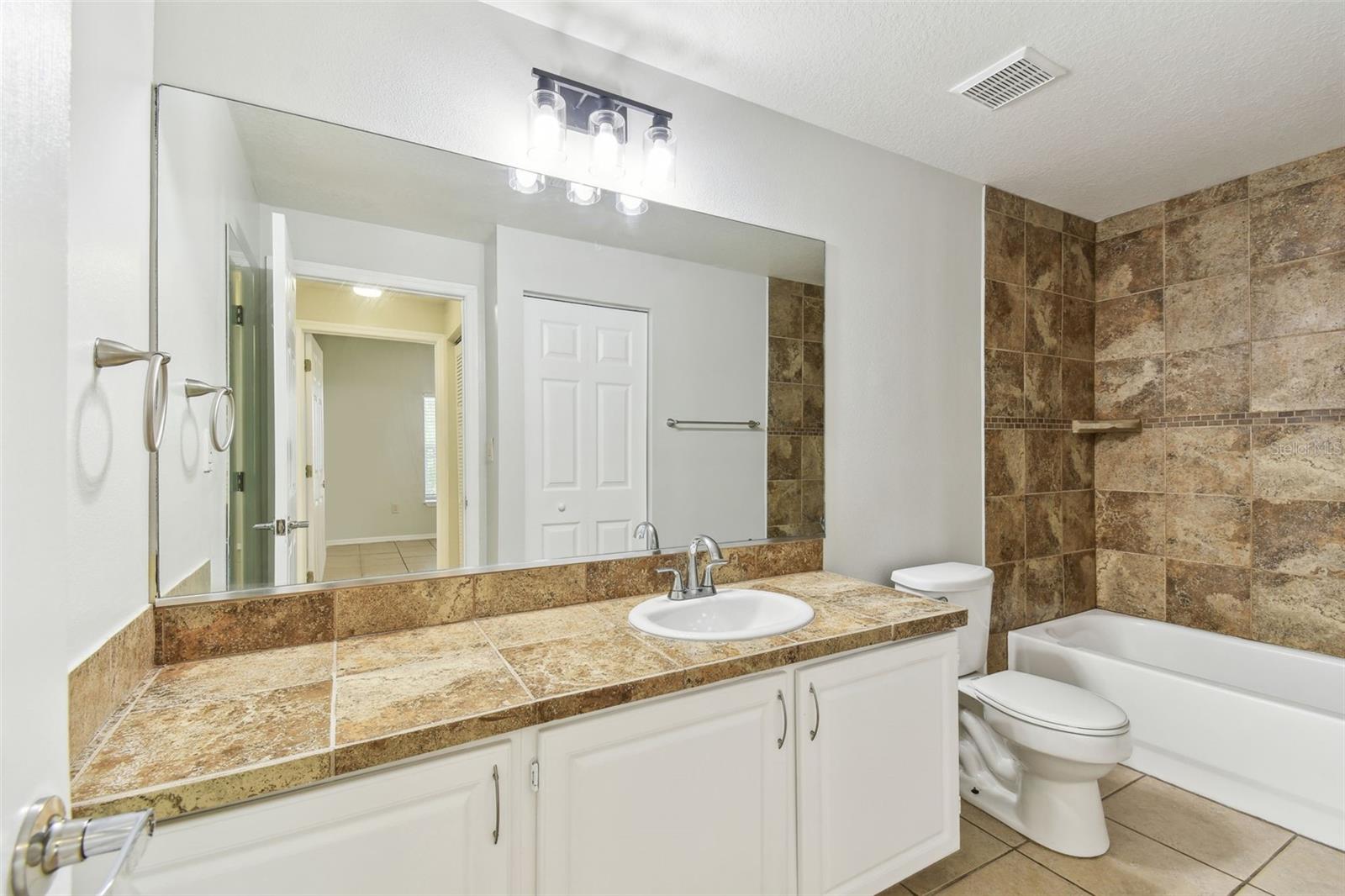 5606 PINNACLE HEIGHTS CIR #304, TAMPA, FL, 33624