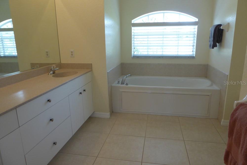 328 BAYTREE DR, ROTONDA WEST, FL, 33947