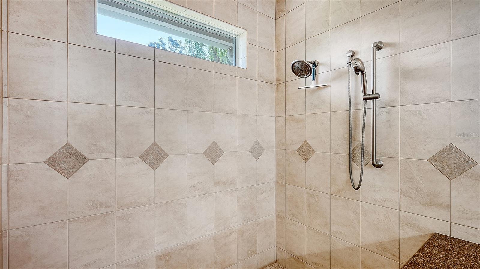 3105 CHARLES MACDONALD DR, SARASOTA, FL, 34240