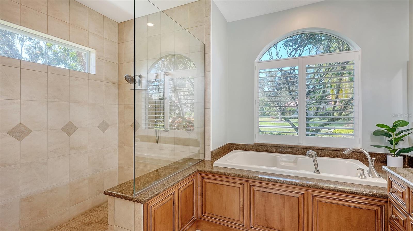 3105 CHARLES MACDONALD DR, SARASOTA, FL, 34240