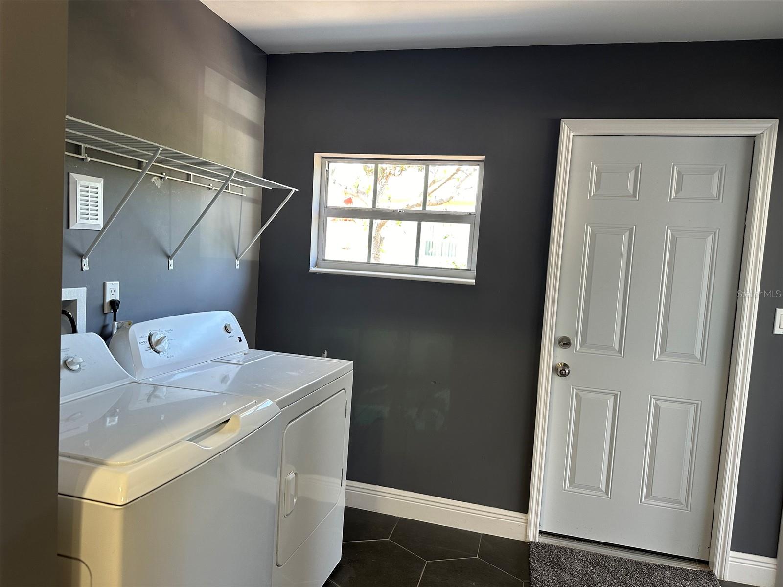 2820 WOOD ST, SARASOTA, FL, 34237