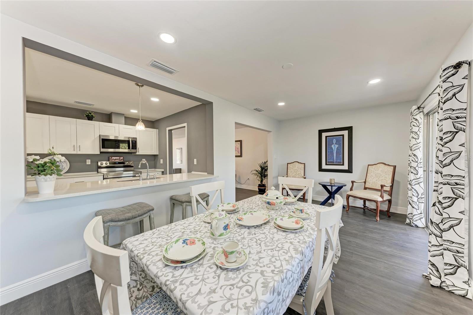 2820 WOOD ST, SARASOTA, FL, 34237