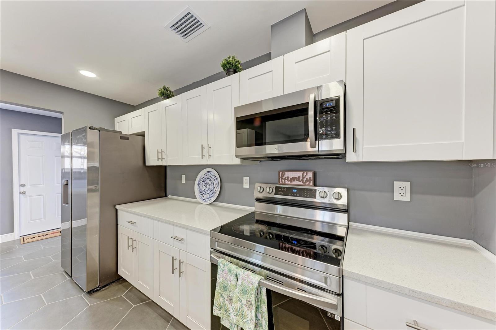 2820 WOOD ST, SARASOTA, FL, 34237