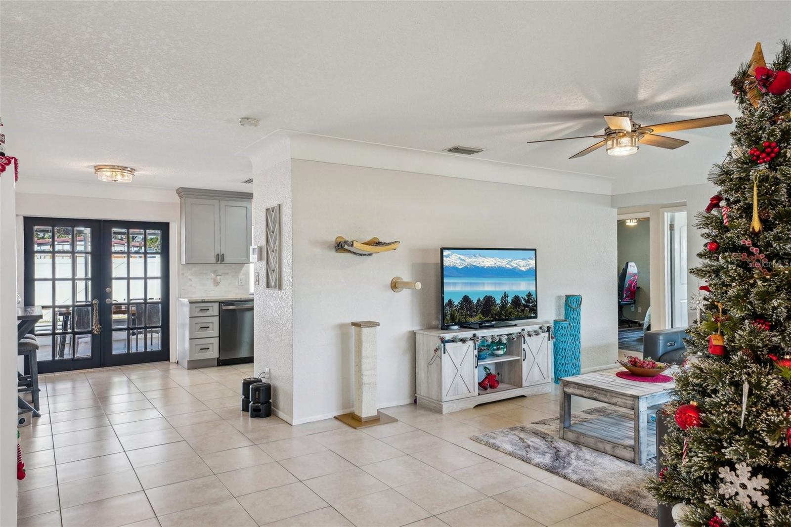 13511 87TH PL, SEMINOLE, FL, 33776