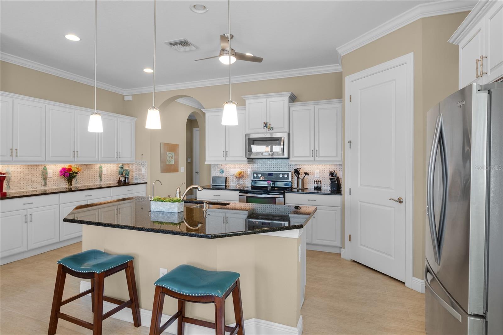 23817 WAVERLY CIR, VENICE, FL, 34293