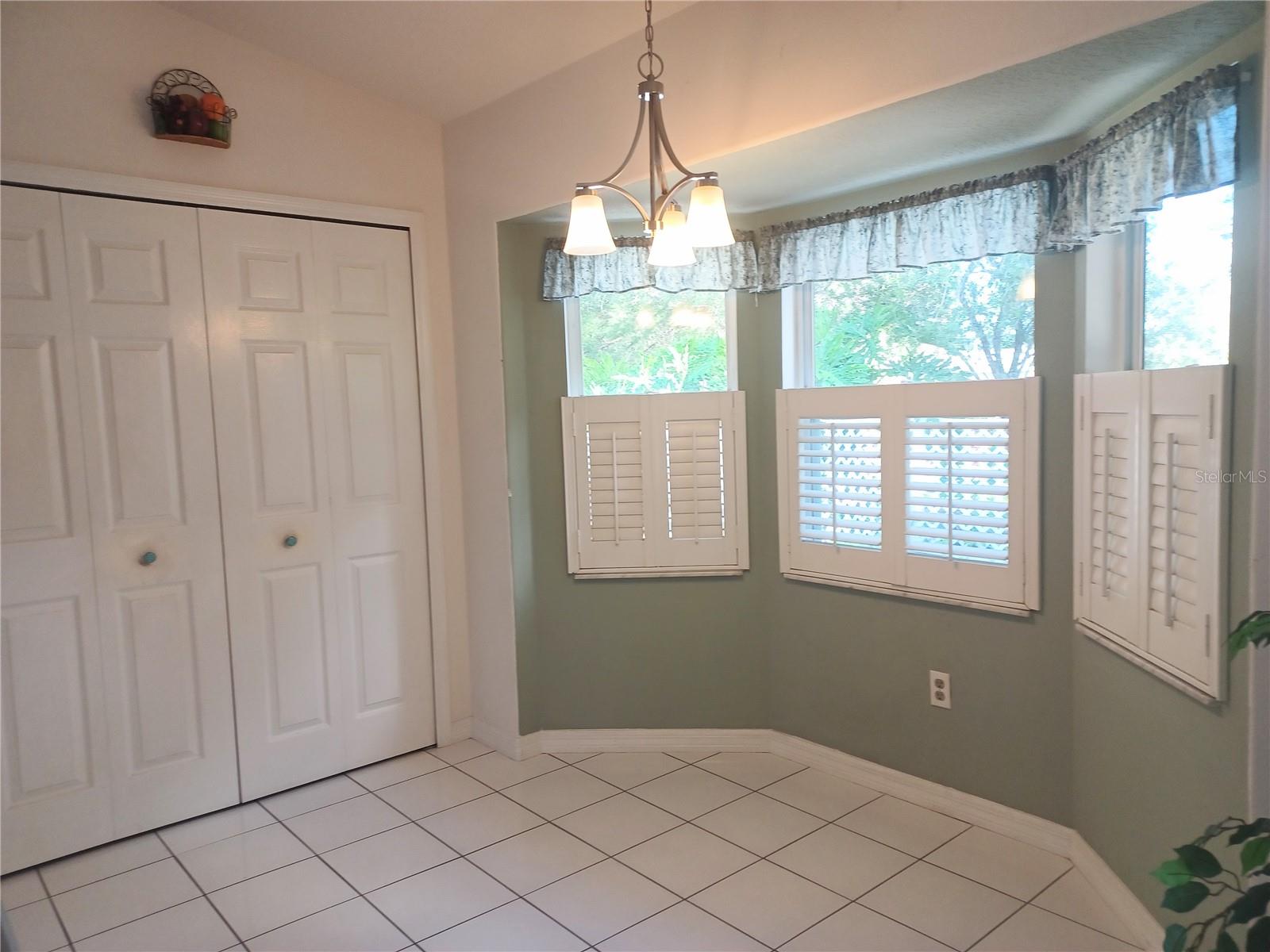 6 WHITE HOUSE DR, PALM COAST, FL, 32164