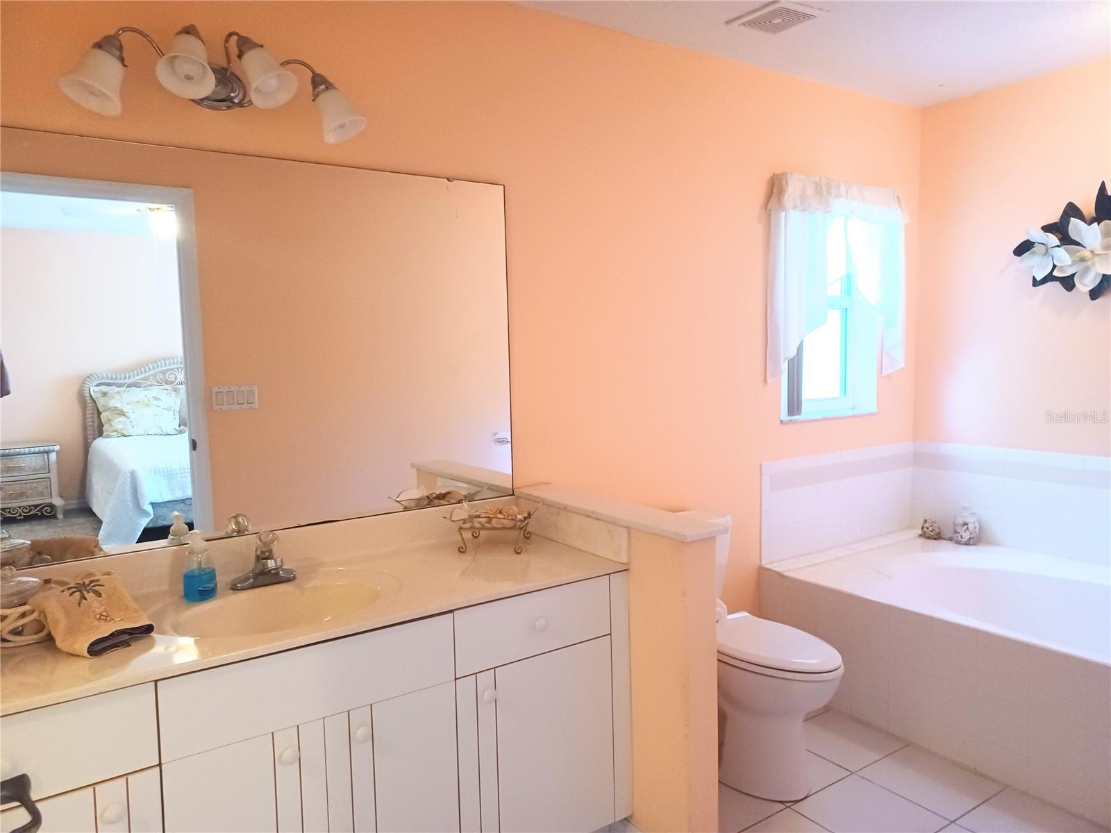 6 WHITE HOUSE DR, PALM COAST, FL, 32164