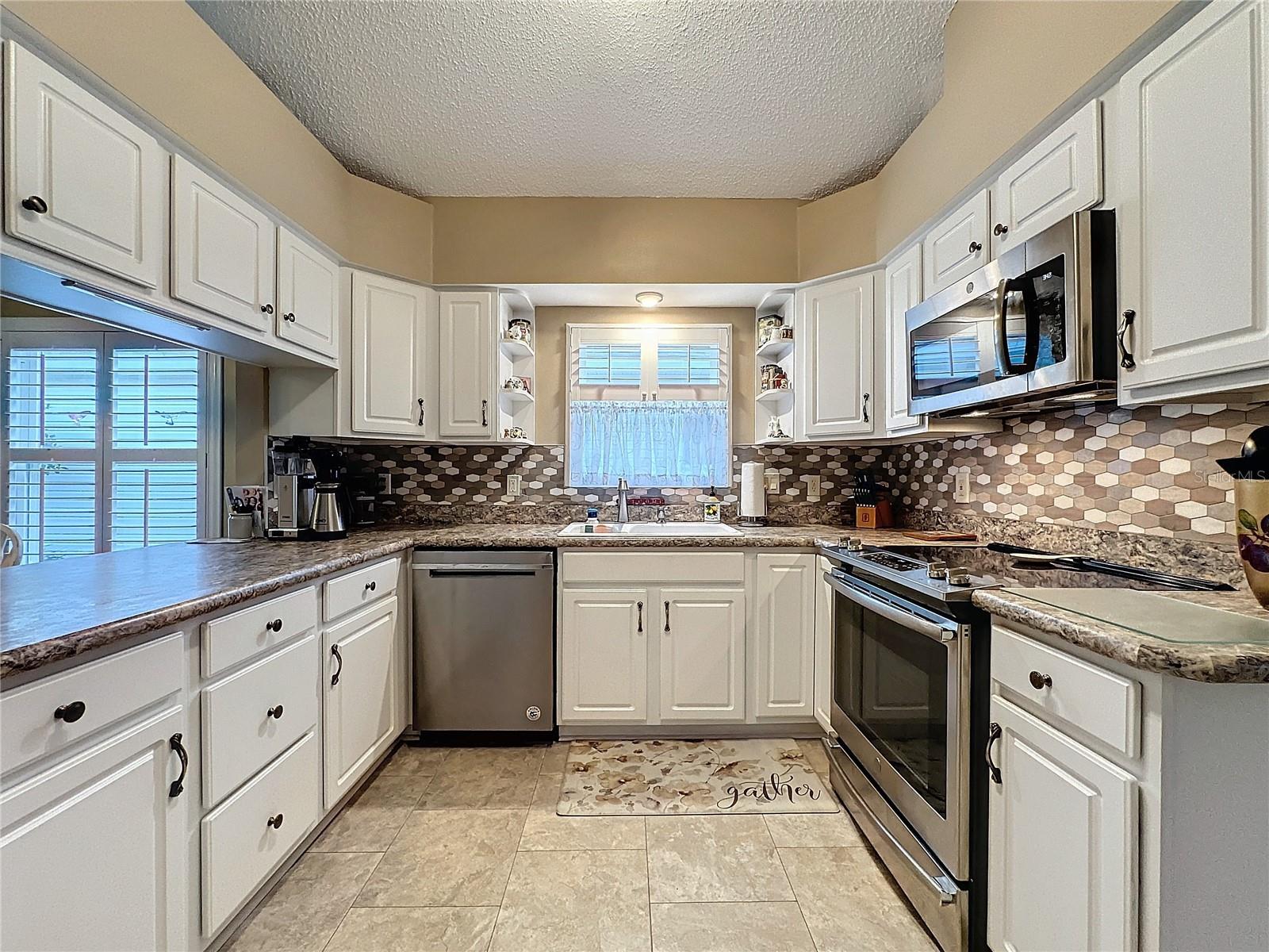 25001 CRANES ROOST CIR, LEESBURG, FL, 34748