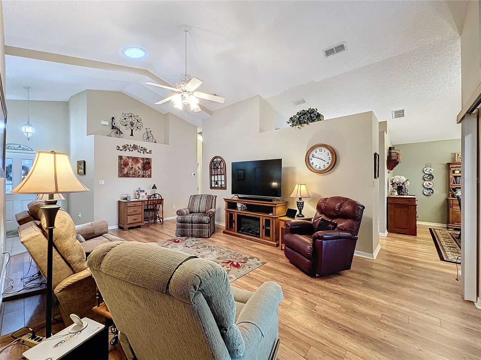 25001 CRANES ROOST CIR, LEESBURG, FL, 34748