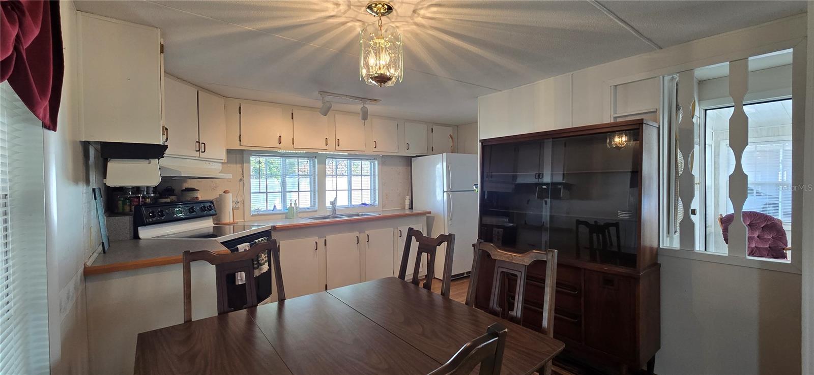 810 OAKWOOD CIR, WILDWOOD, FL, 34785