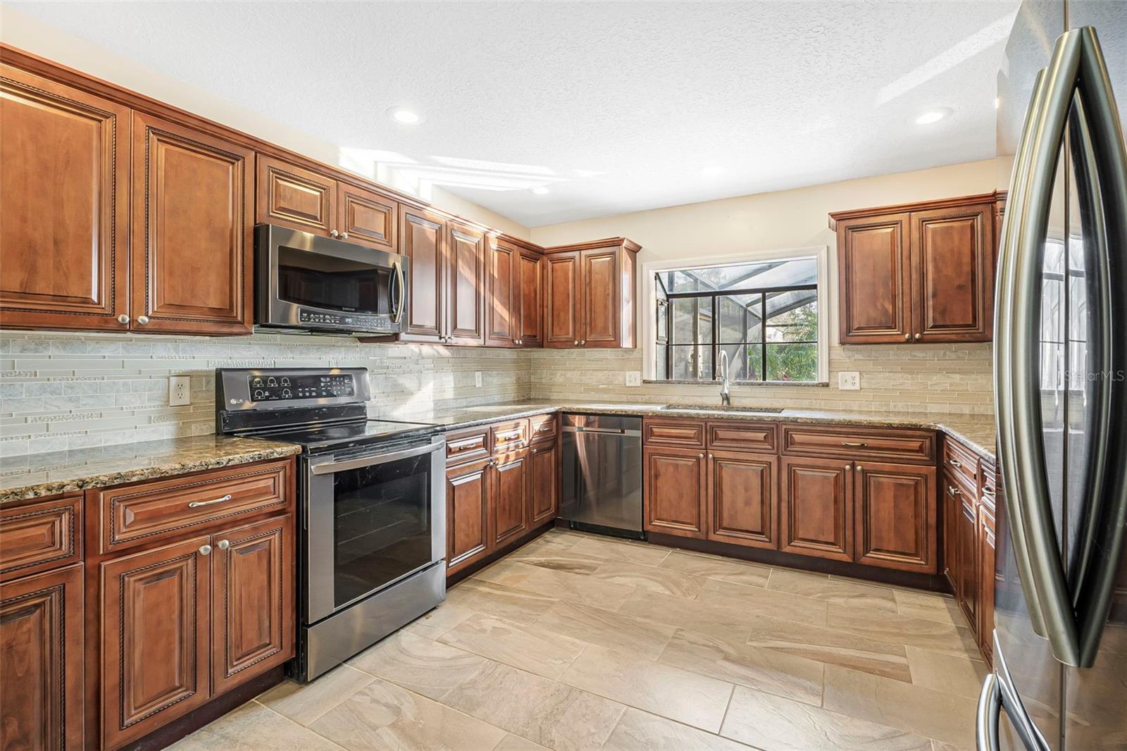 1837 N KINGWAY DR, DELTONA, FL, 32738