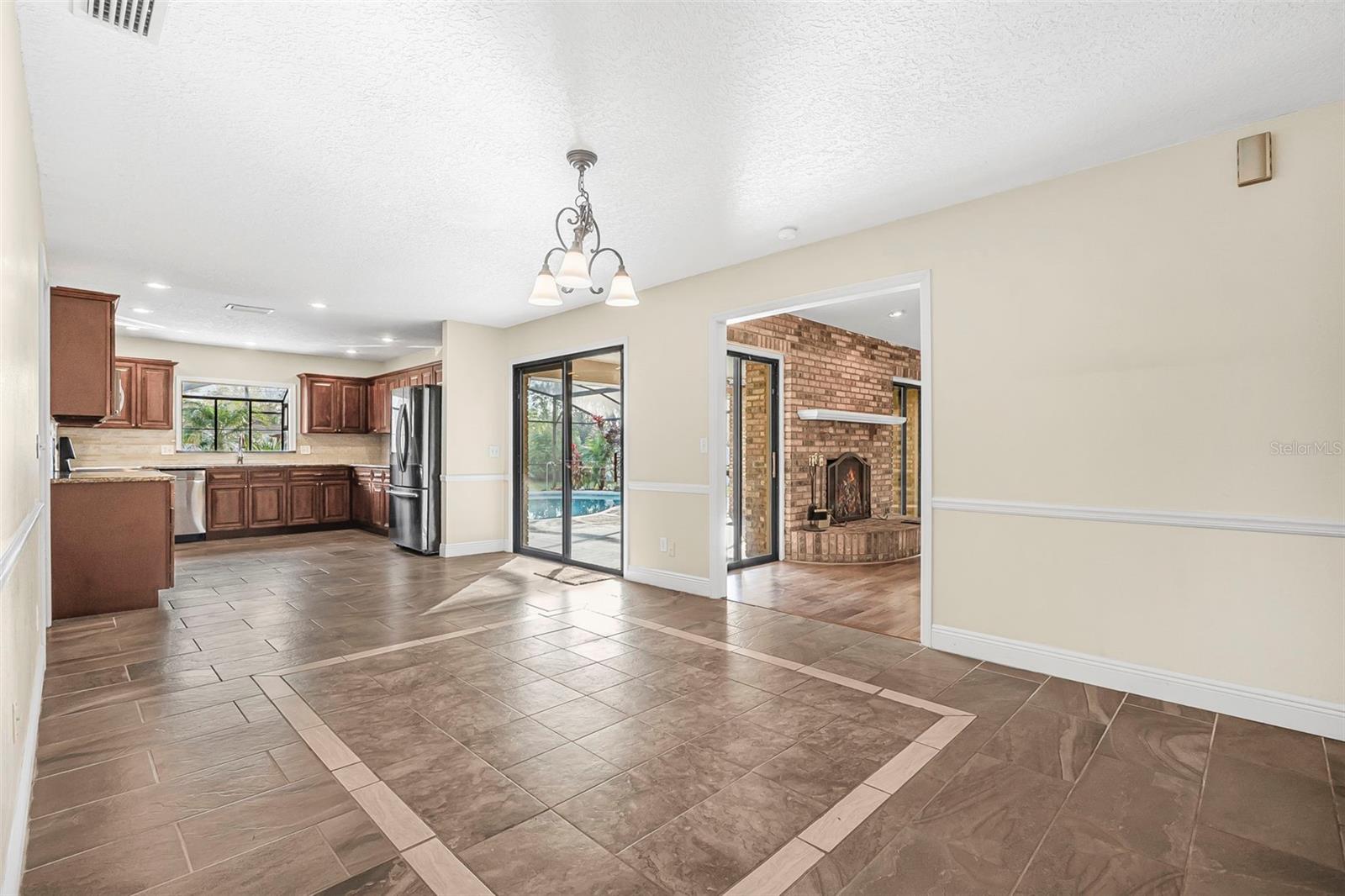 1837 N KINGWAY DR, DELTONA, FL, 32738