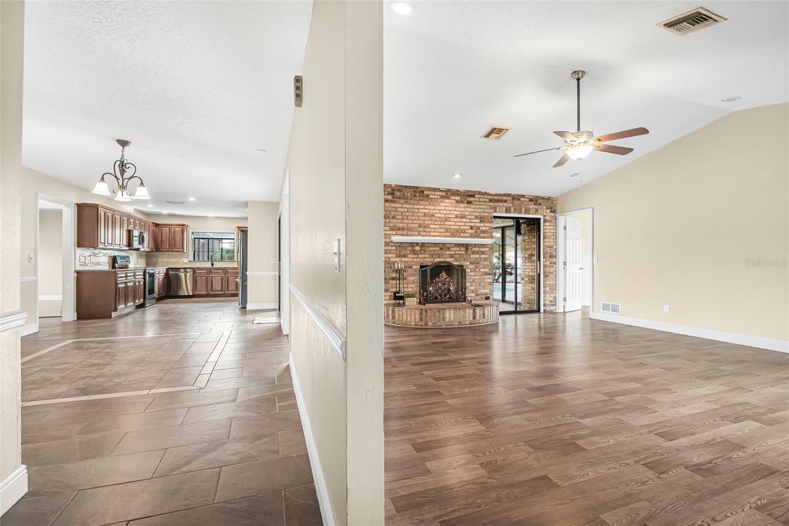 1837 N KINGWAY DR, DELTONA, FL, 32738