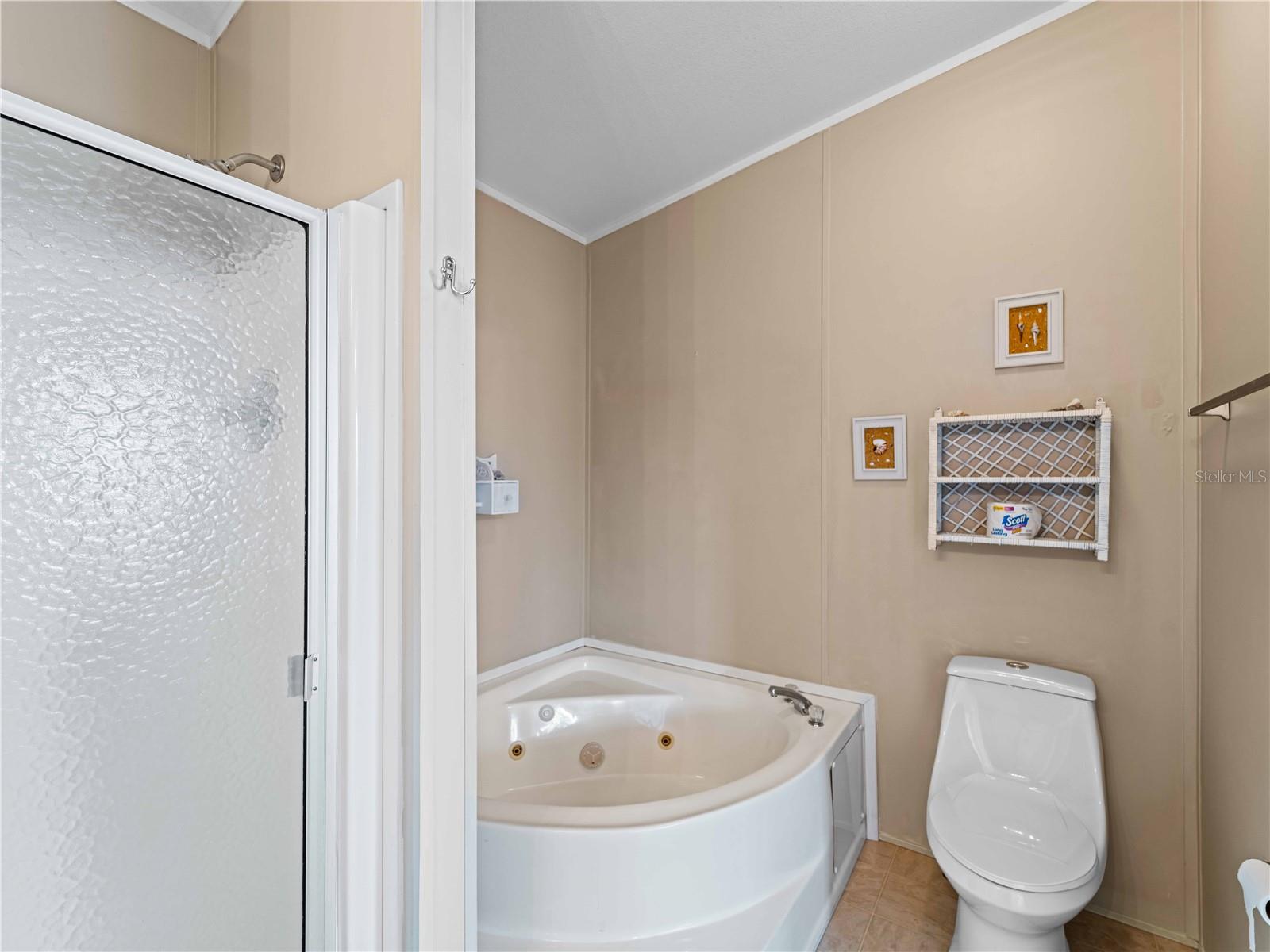 512 ASHWOOD DR, VENICE, FL, 34285