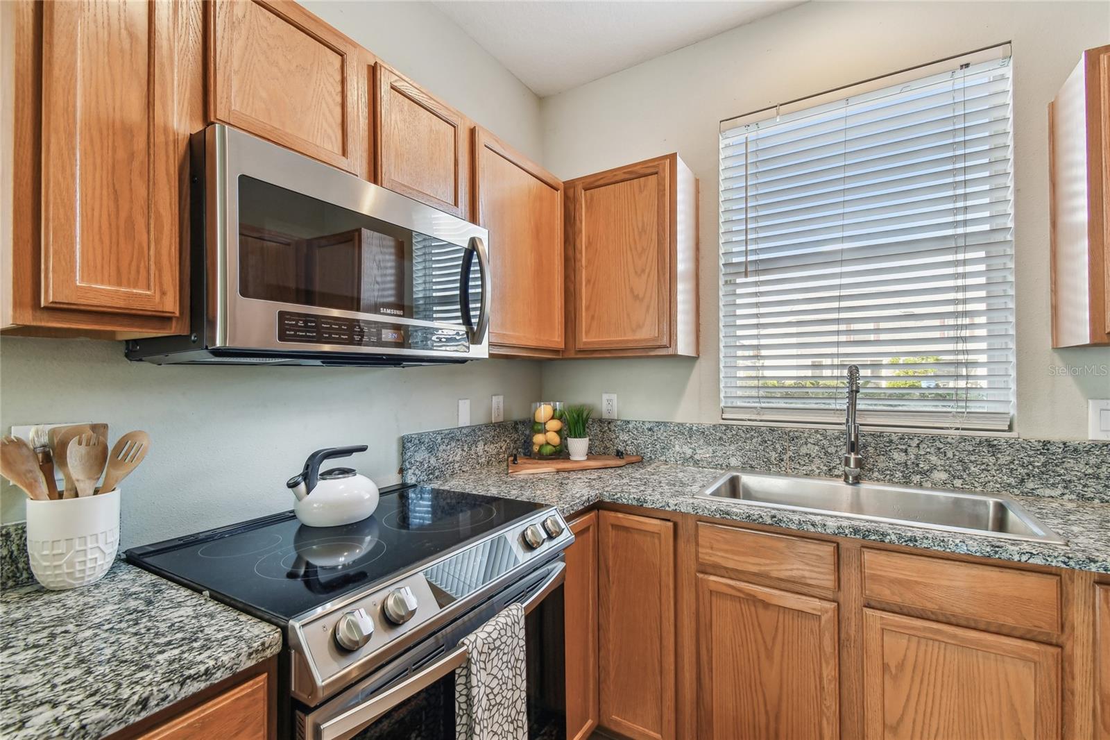 12449 COUNTRY WHITE CIR, TAMPA, FL, 33635