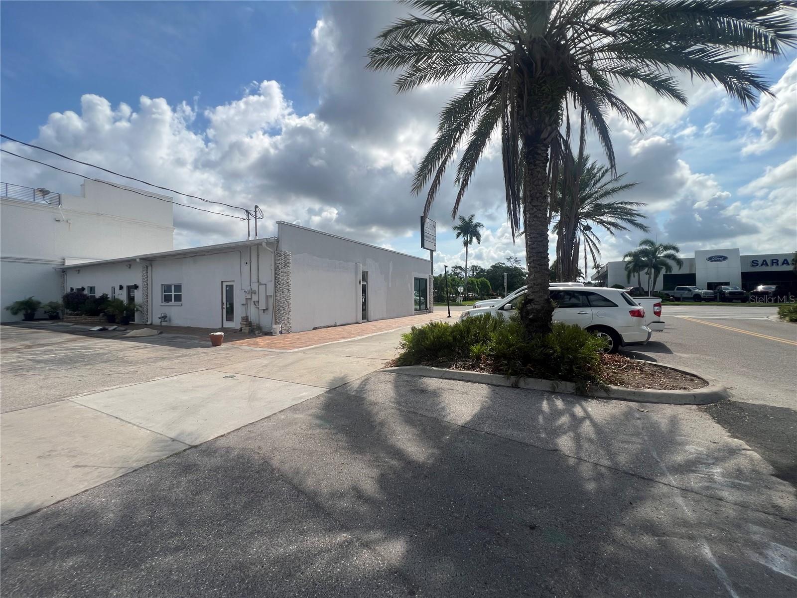 1977 BROTHER GEENEN WAY, SARASOTA, FL, 34236