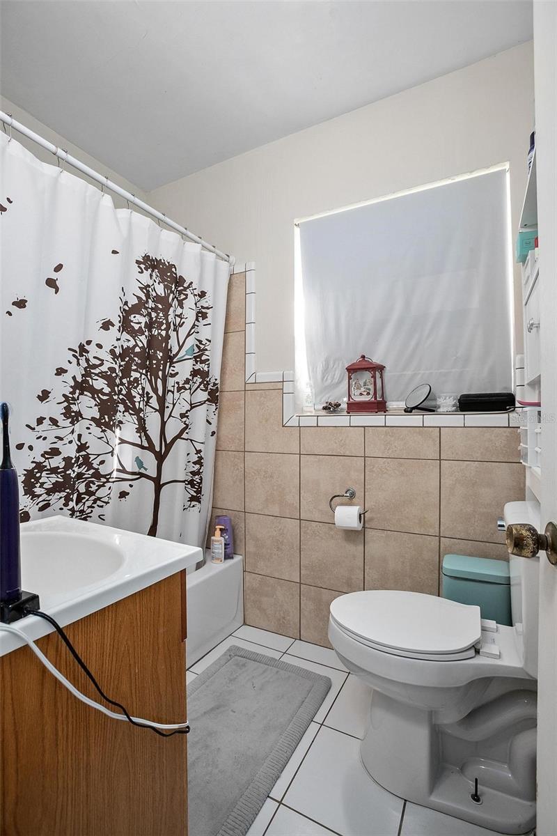 203 S DEXTER AVE, DELAND, FL, 32720