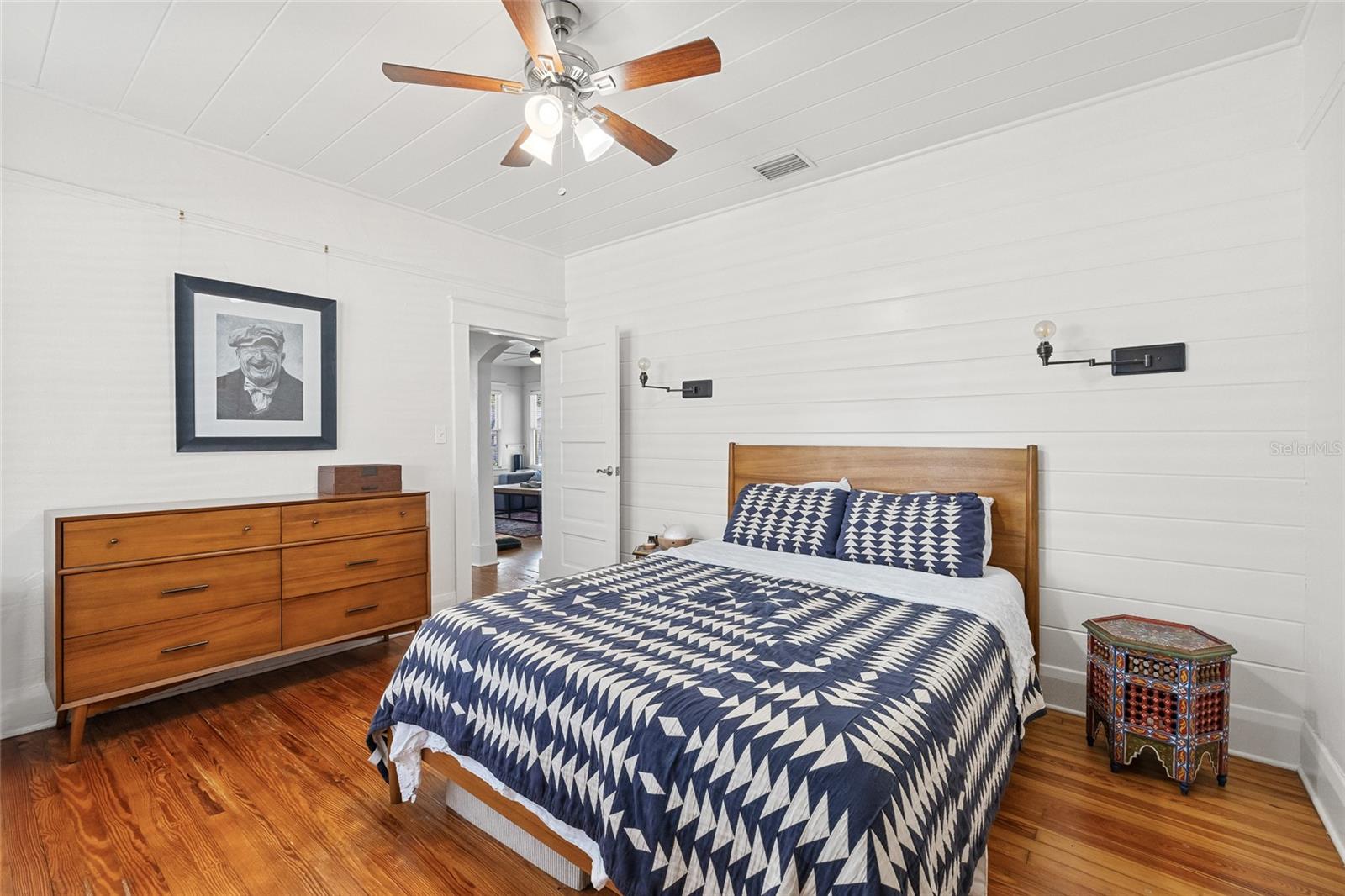 213 W CAYUGA ST, TAMPA, FL, 33603