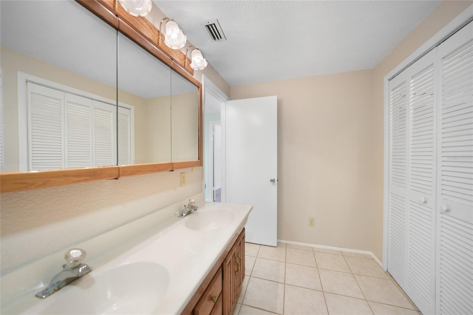 1931 BAYSHORE DR, ENGLEWOOD, FL, 34223