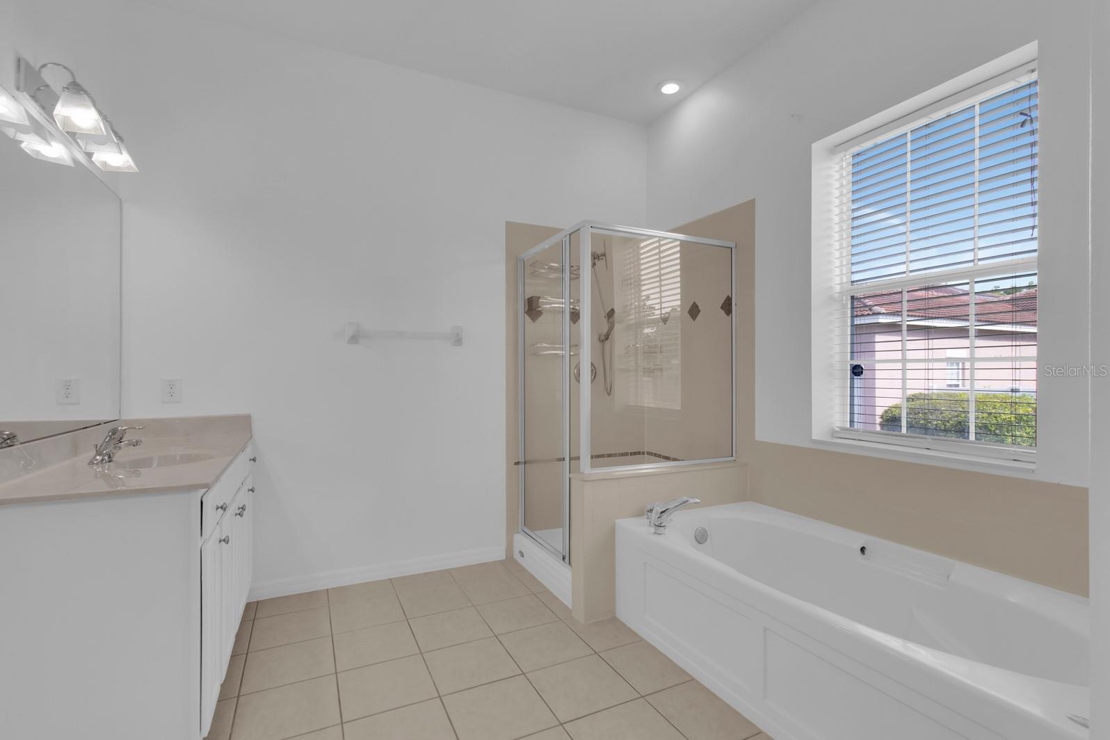 3929 CORRINE DR, ORLANDO, FL, 32814