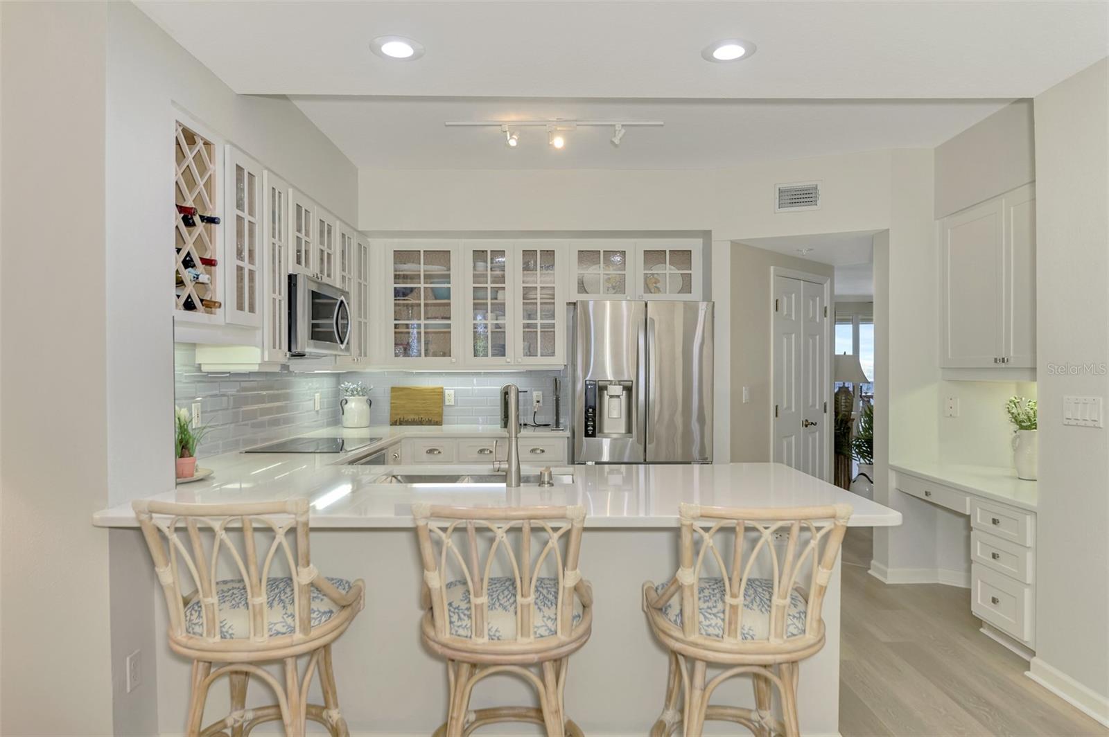 1260 DOLPHIN BAY WAY #402, SARASOTA, FL, 34242