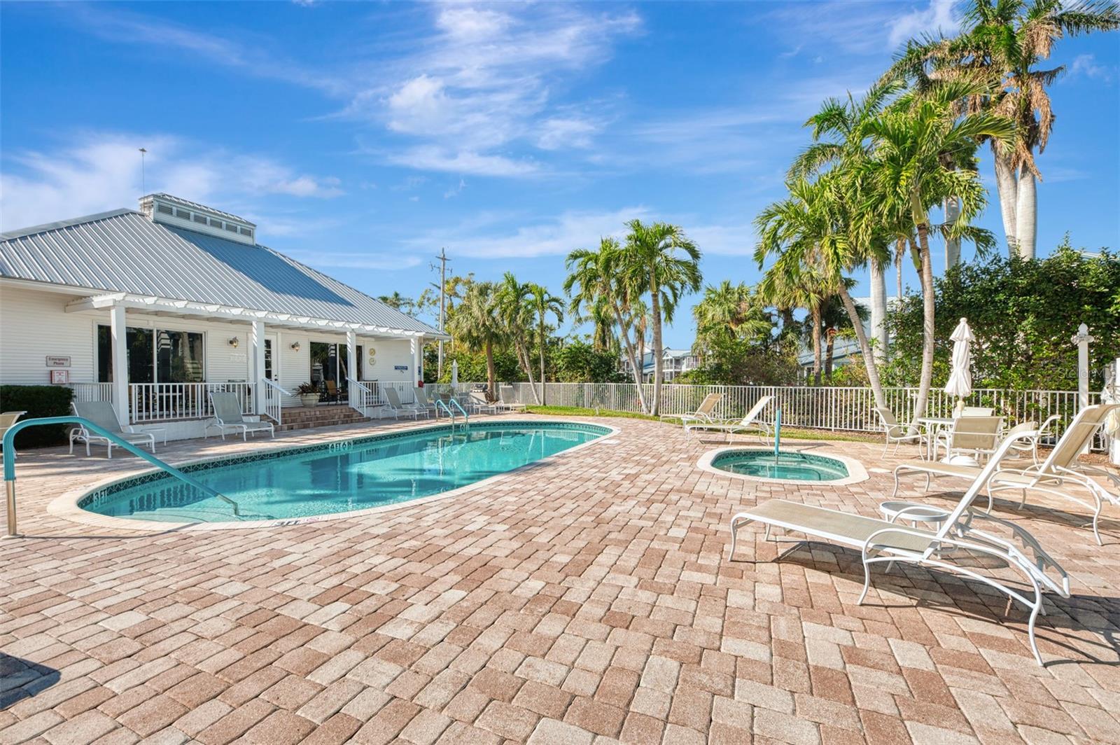 1260 DOLPHIN BAY WAY #402, SARASOTA, FL, 34242