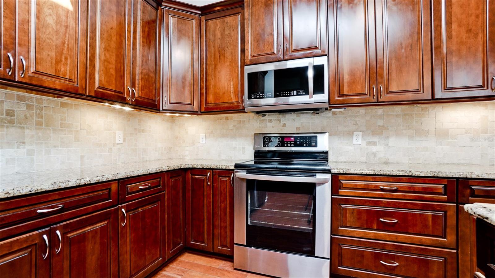 1221 89TH ST NW, BRADENTON, FL, 34209